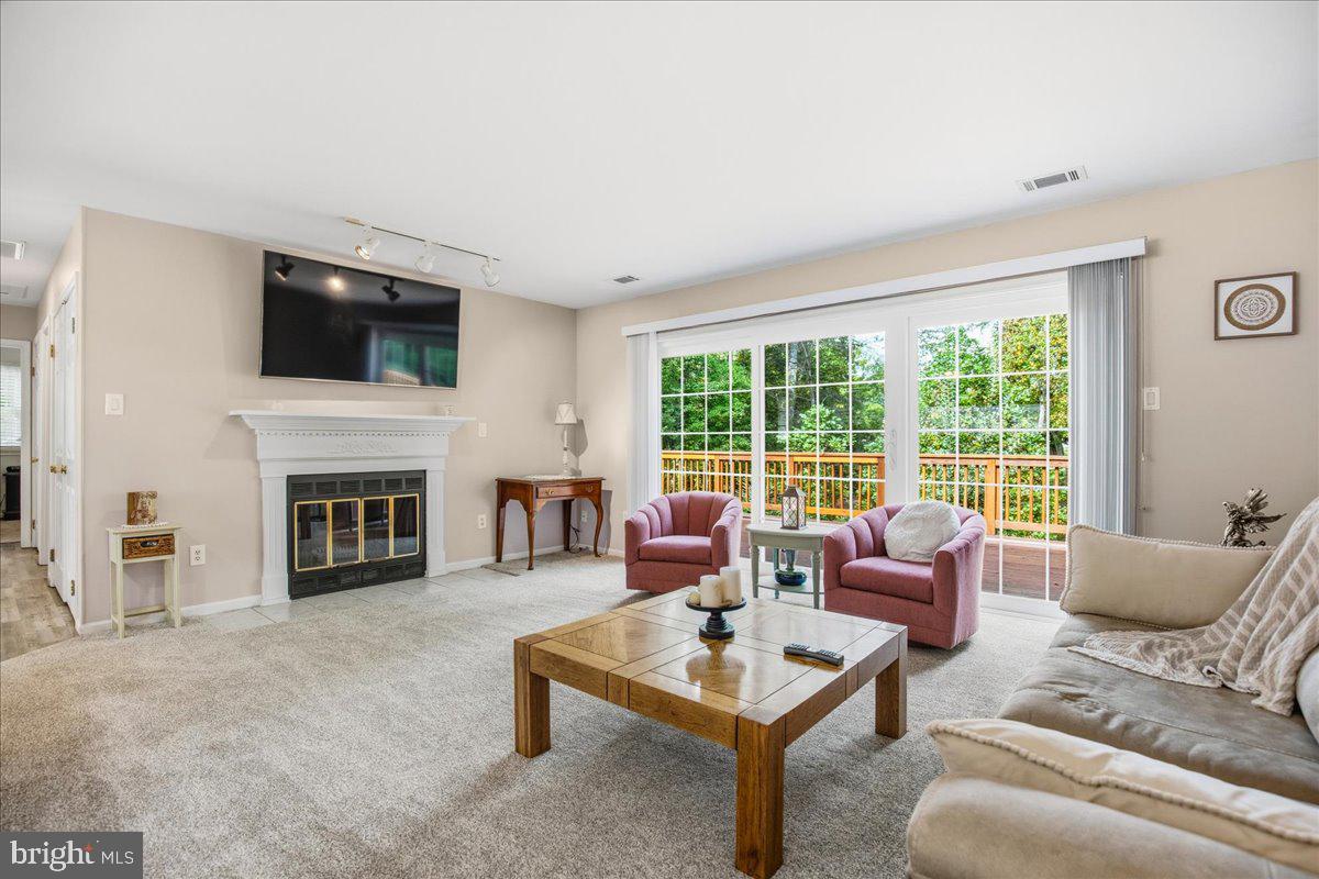 1340 REDWOOD CIRCLE