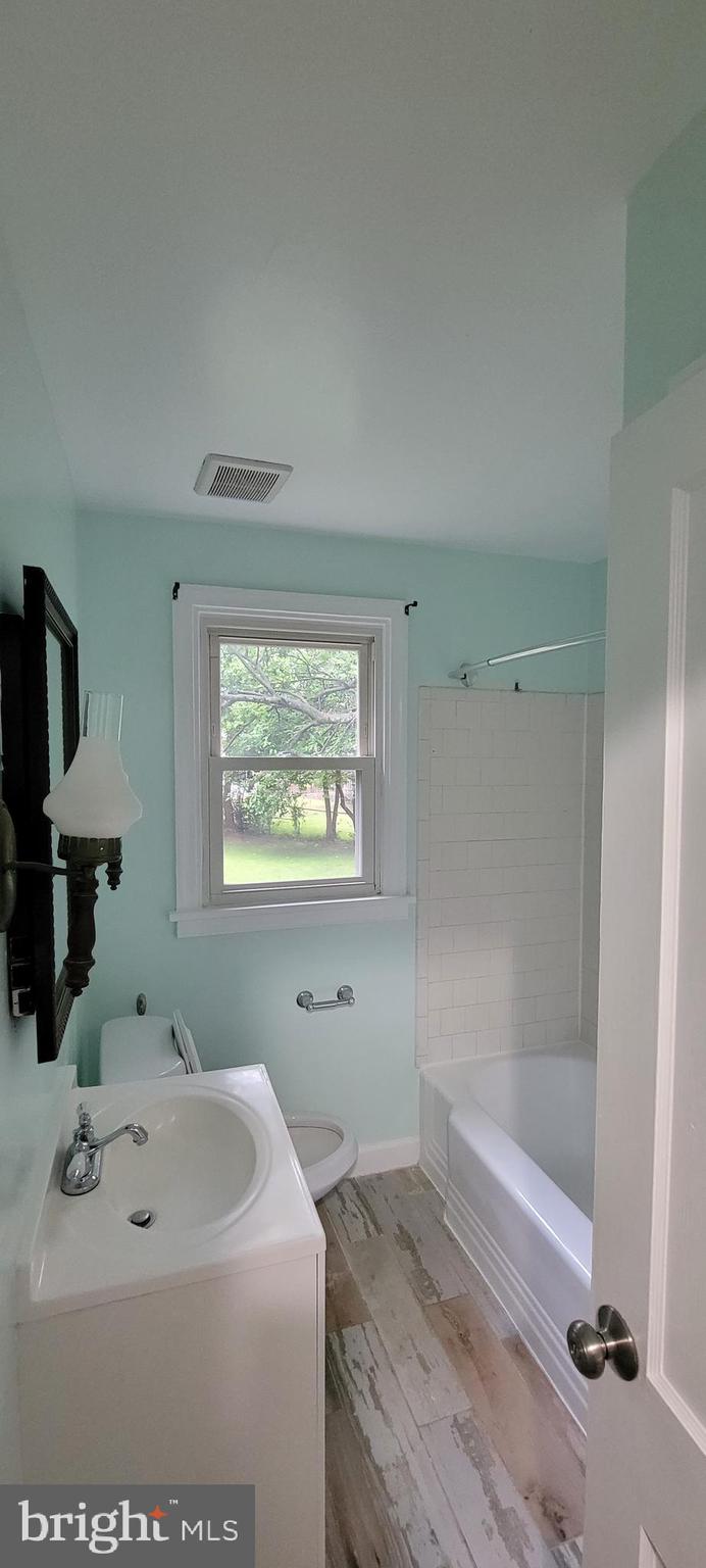 GLENMONT VILLAGE - Residential