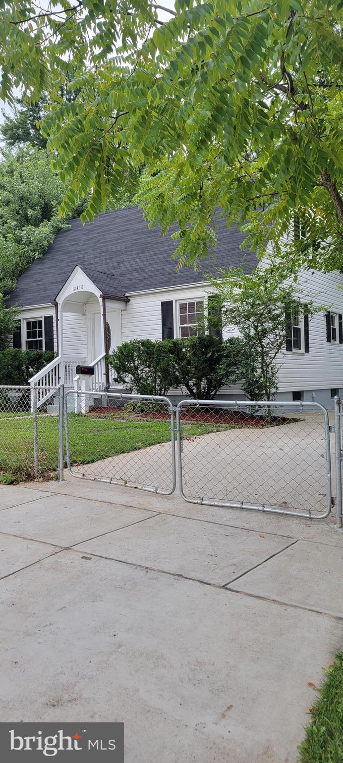 GLENMONT VILLAGE - Residential