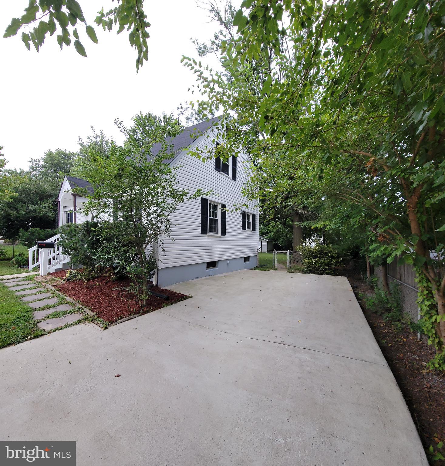 GLENMONT VILLAGE - Residential