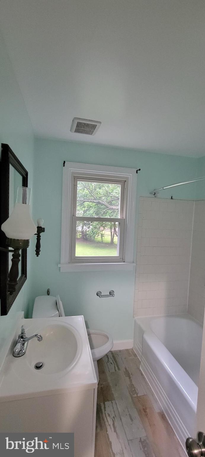 GLENMONT VILLAGE - Residential