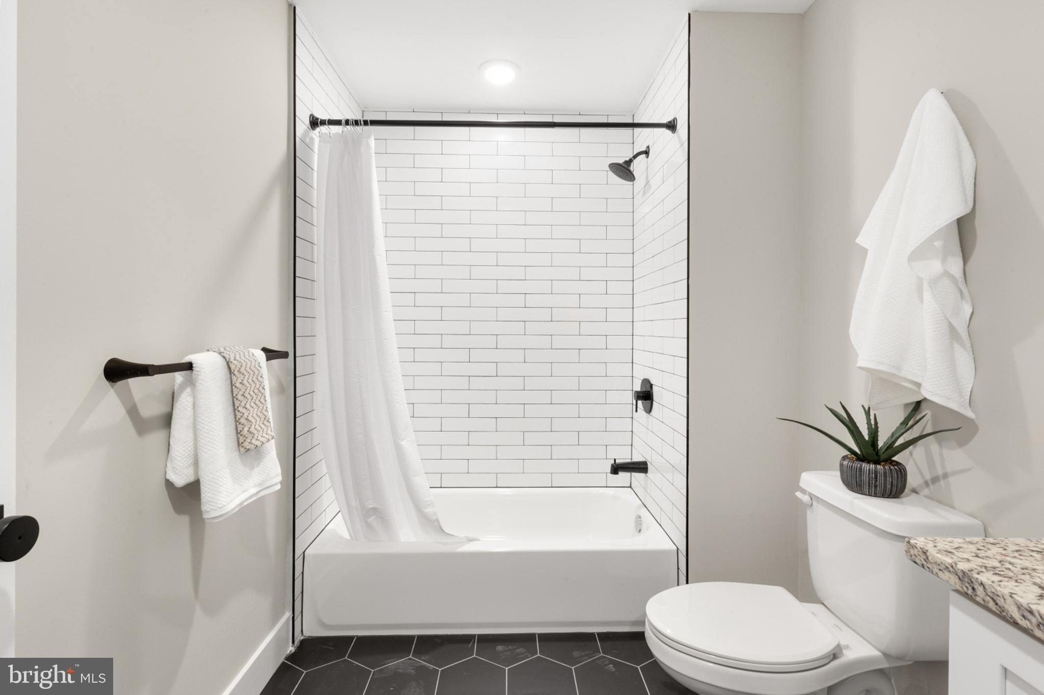 EAST KENSINGTON - Residential Lease