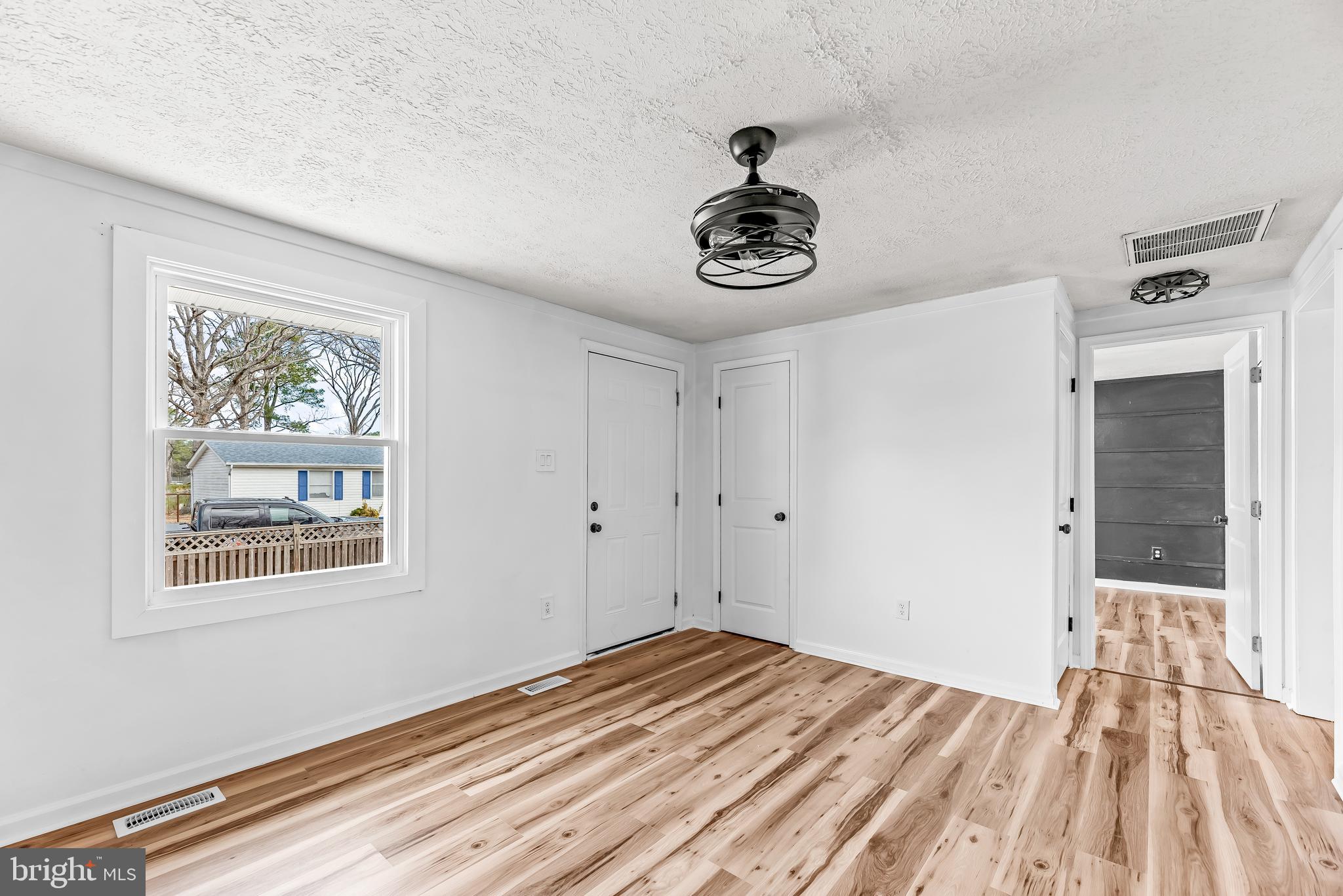 SOUTH HAMPTON - Residential