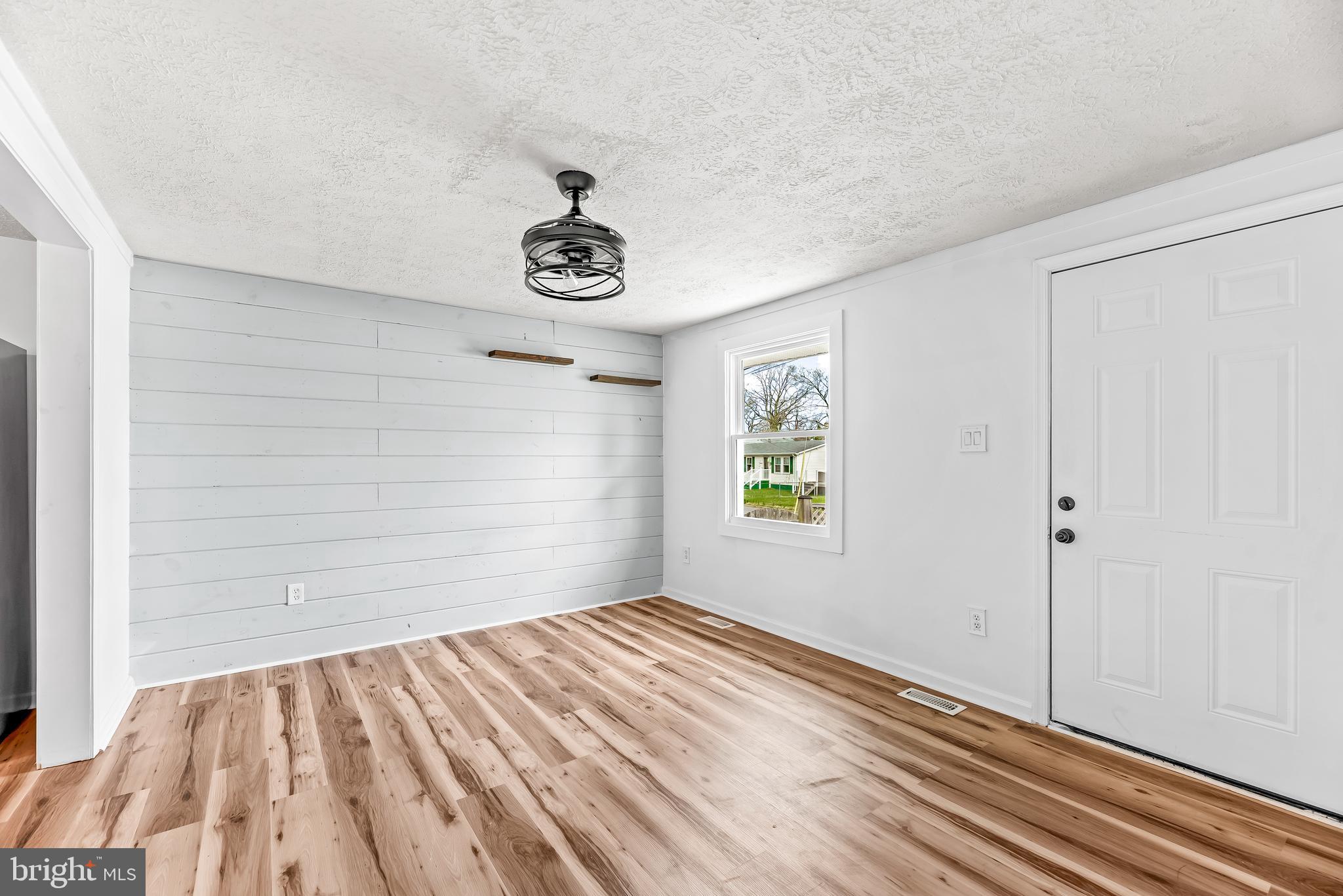 SOUTH HAMPTON - Residential