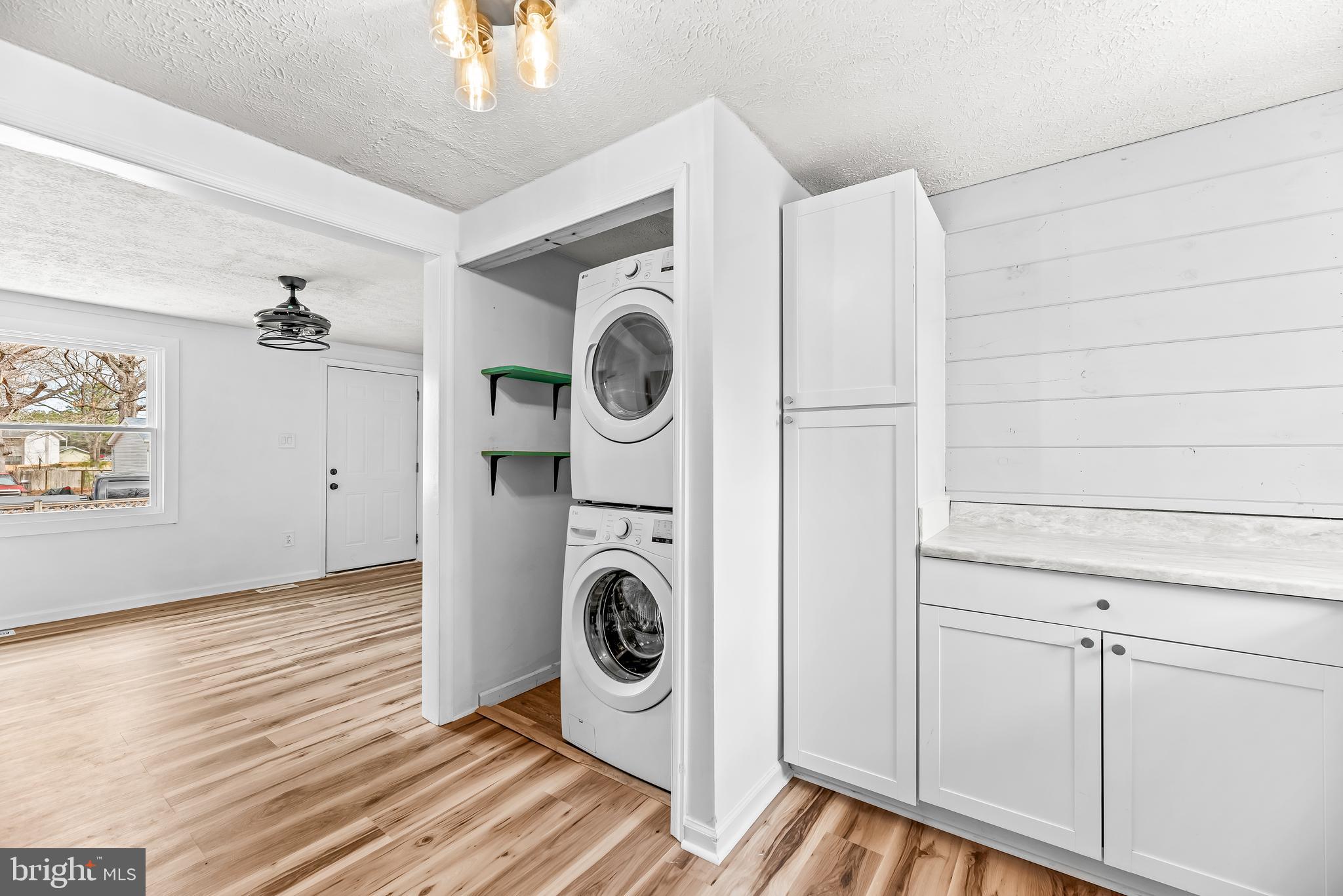 SOUTH HAMPTON - Residential