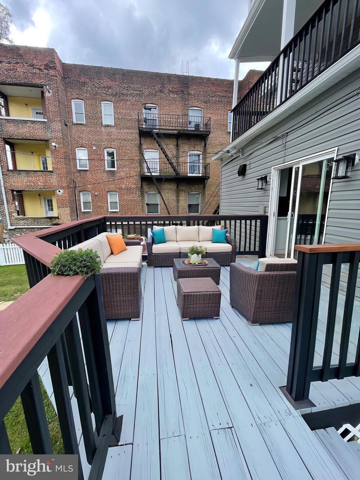 GARWYN OAKS - Residential