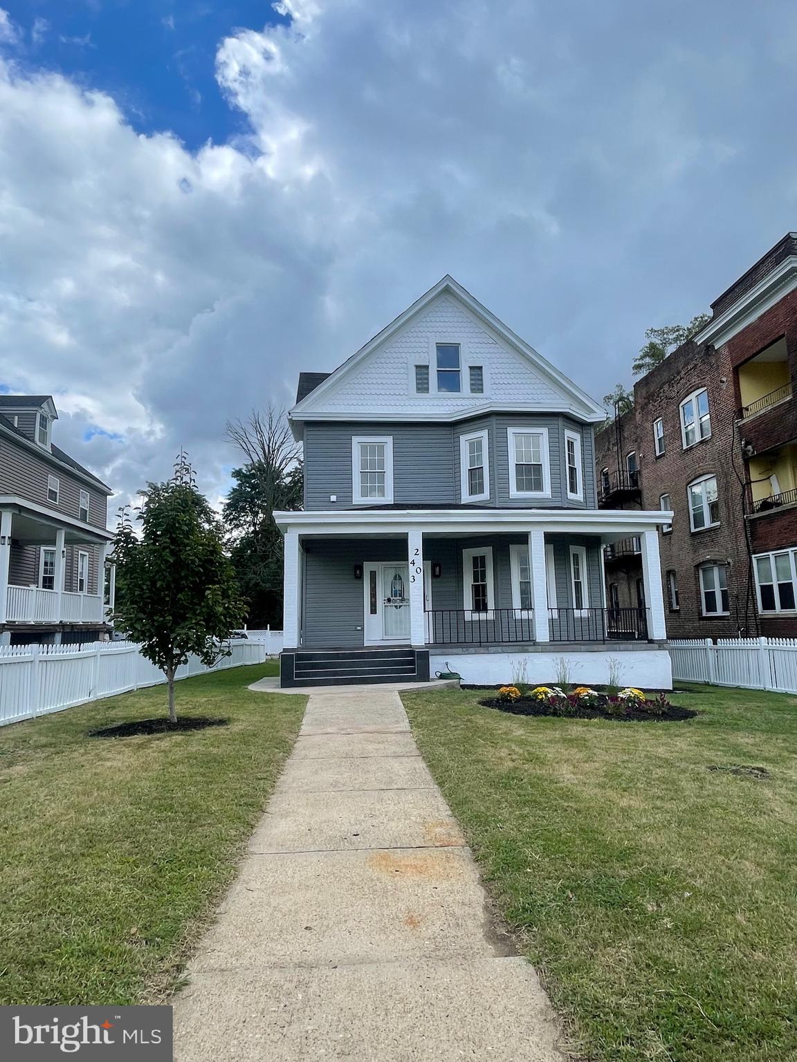 GARWYN OAKS - Residential