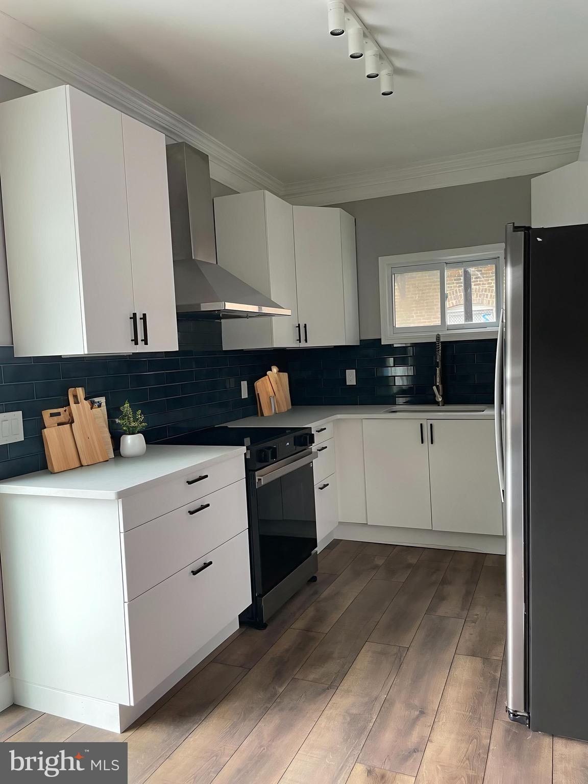 GARWYN OAKS - Residential