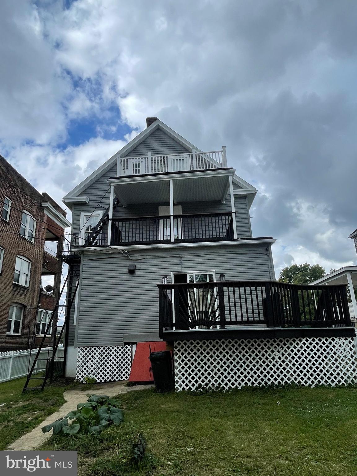 GARWYN OAKS - Residential