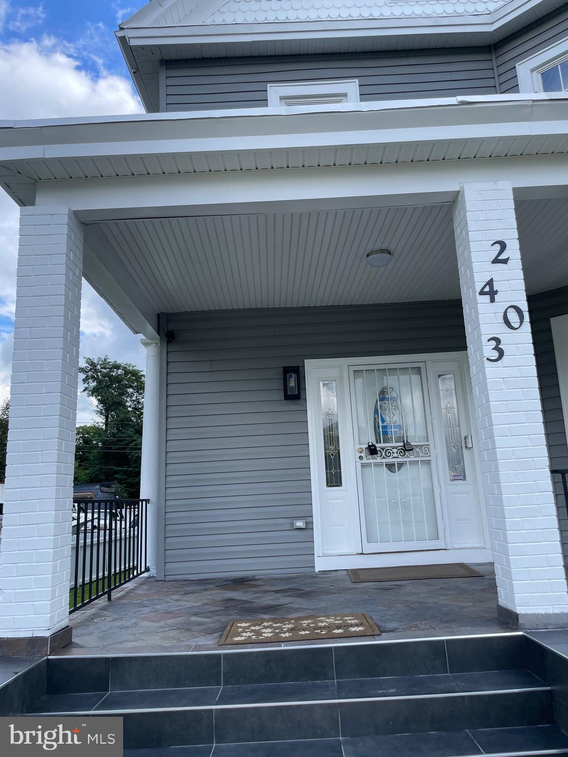 GARWYN OAKS - Residential
