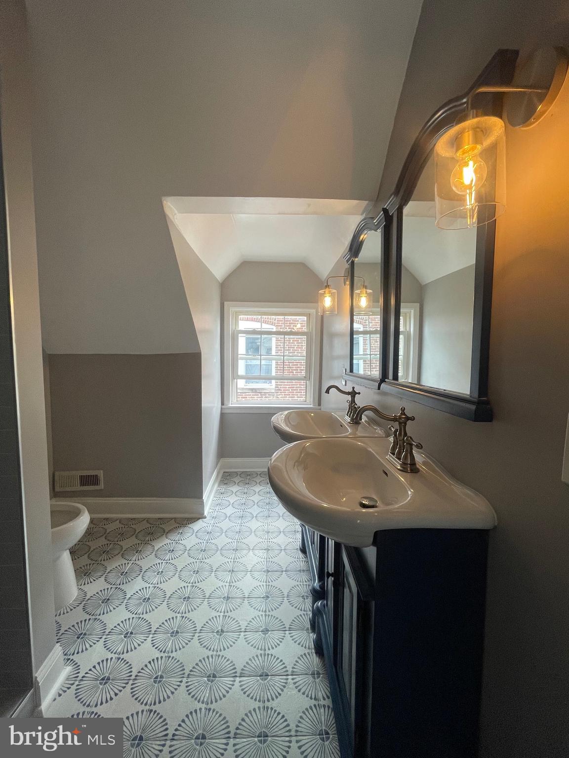 GARWYN OAKS - Residential