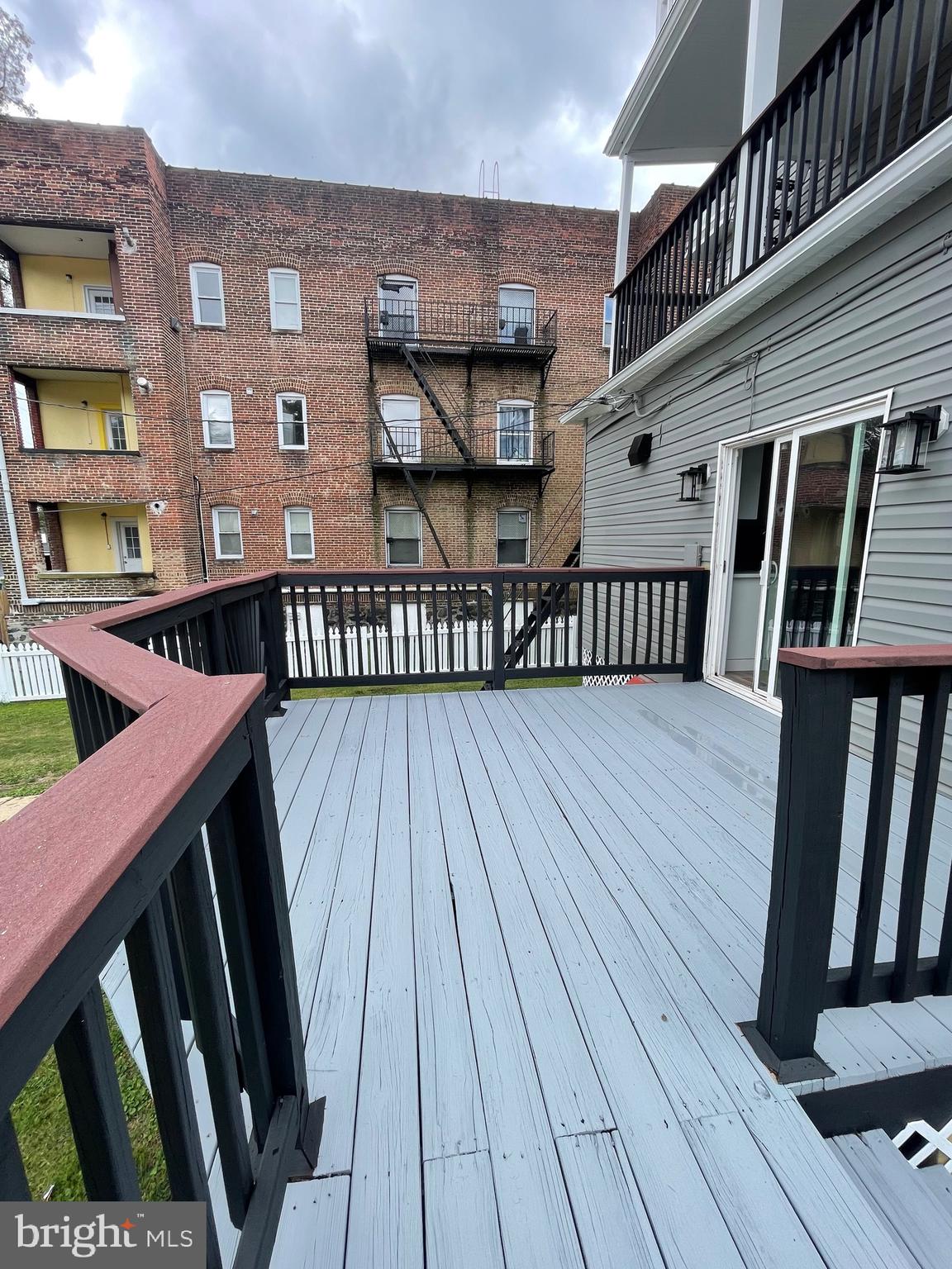 GARWYN OAKS - Residential