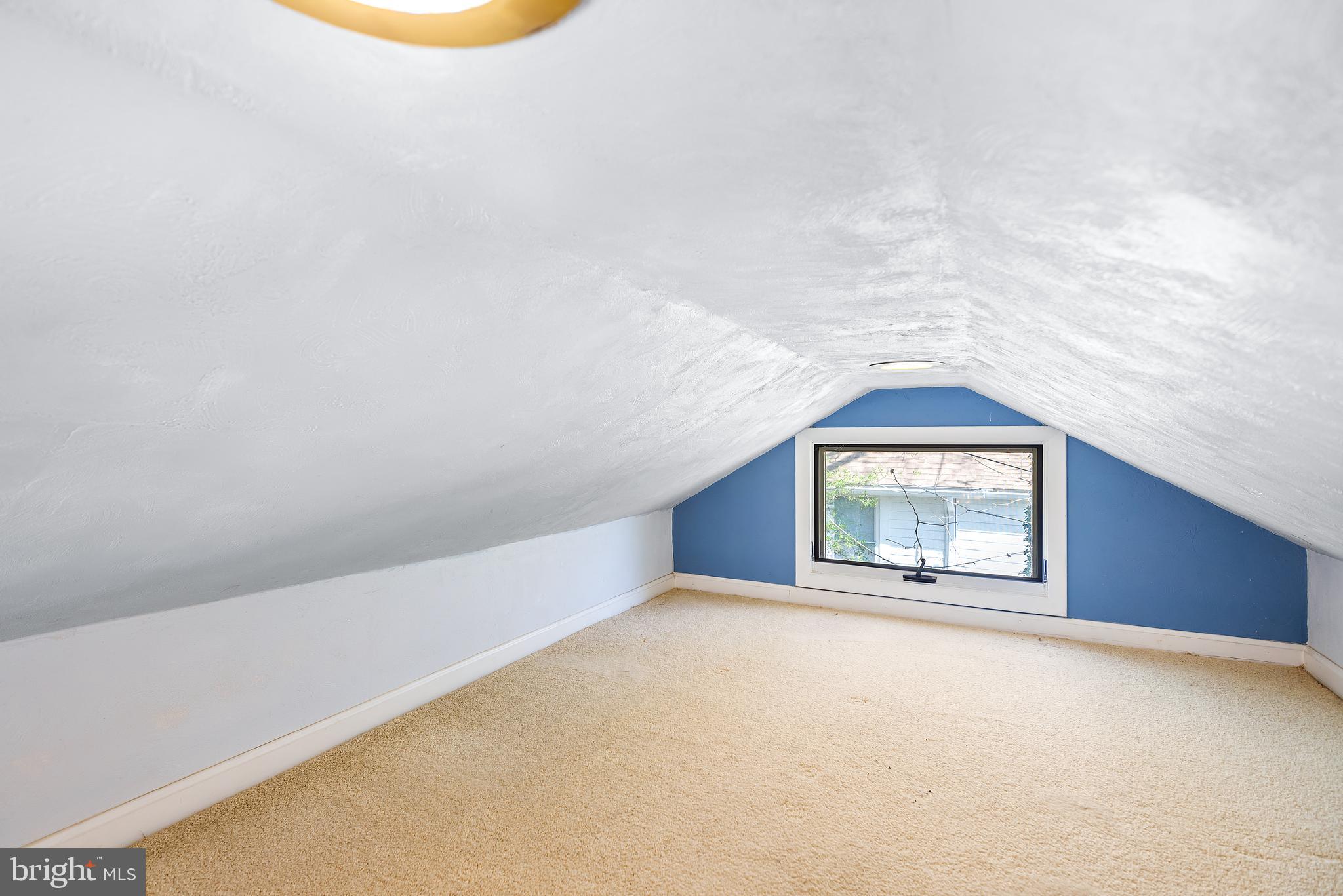 BREEZY POINT - Residential