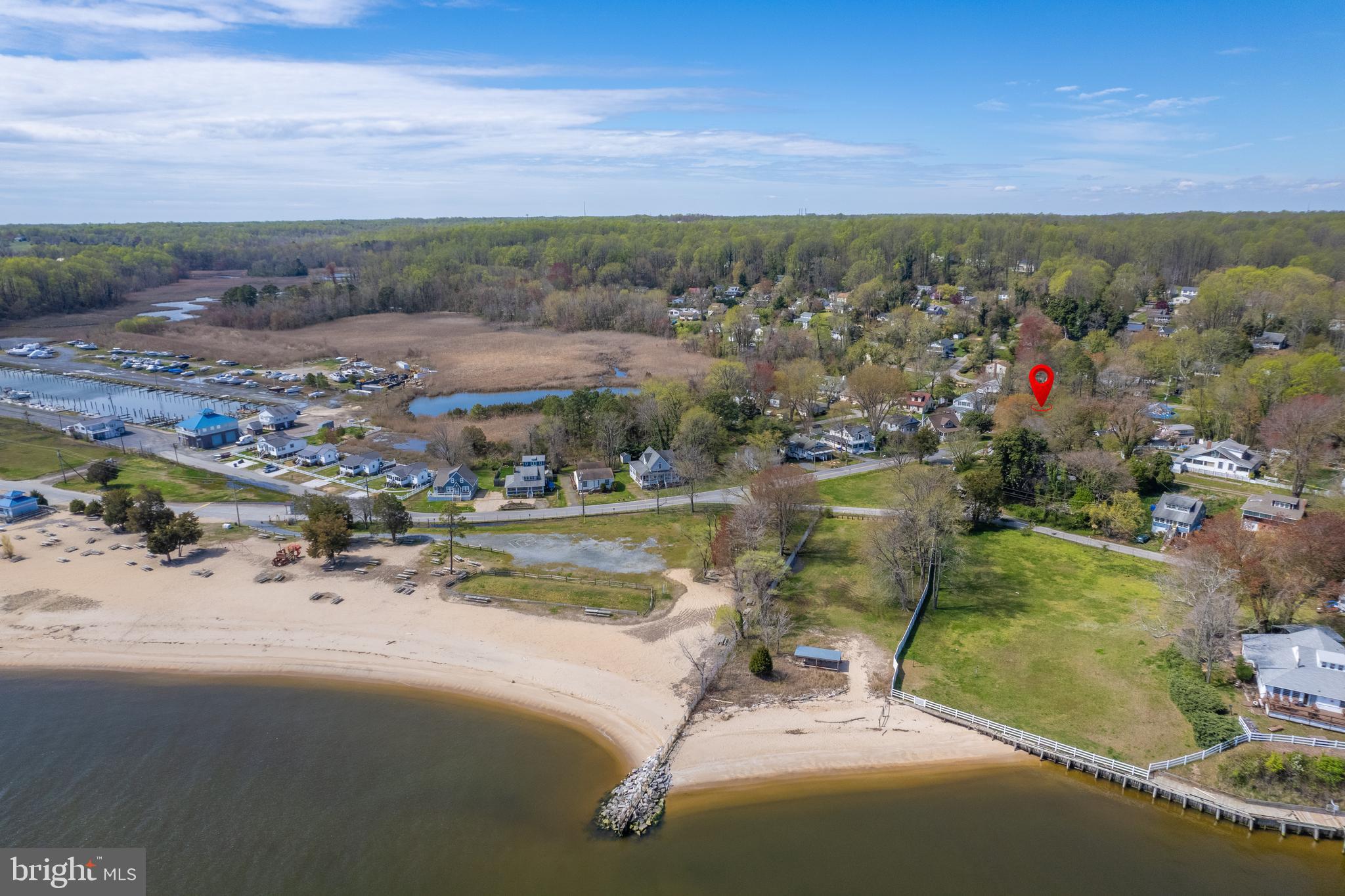BREEZY POINT - Residential