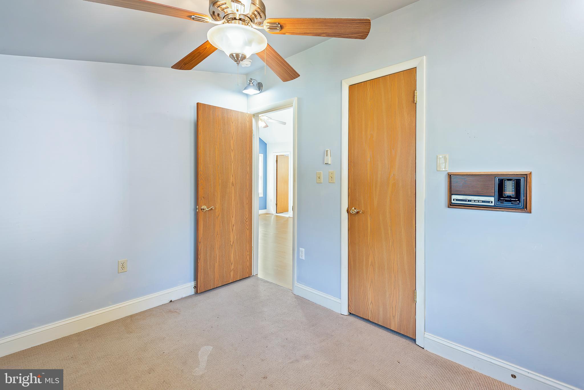 BREEZY POINT - Residential