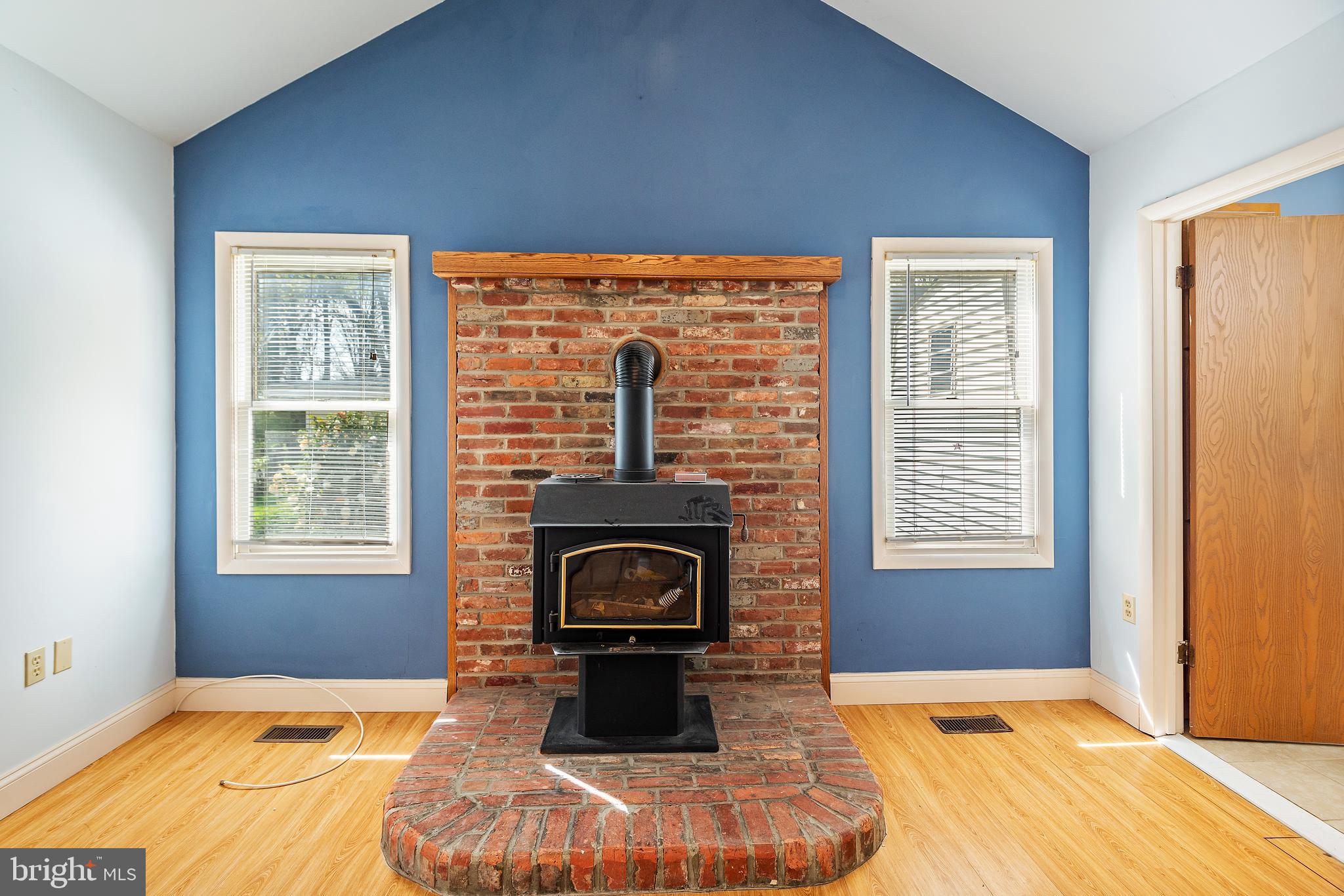 BREEZY POINT - Residential