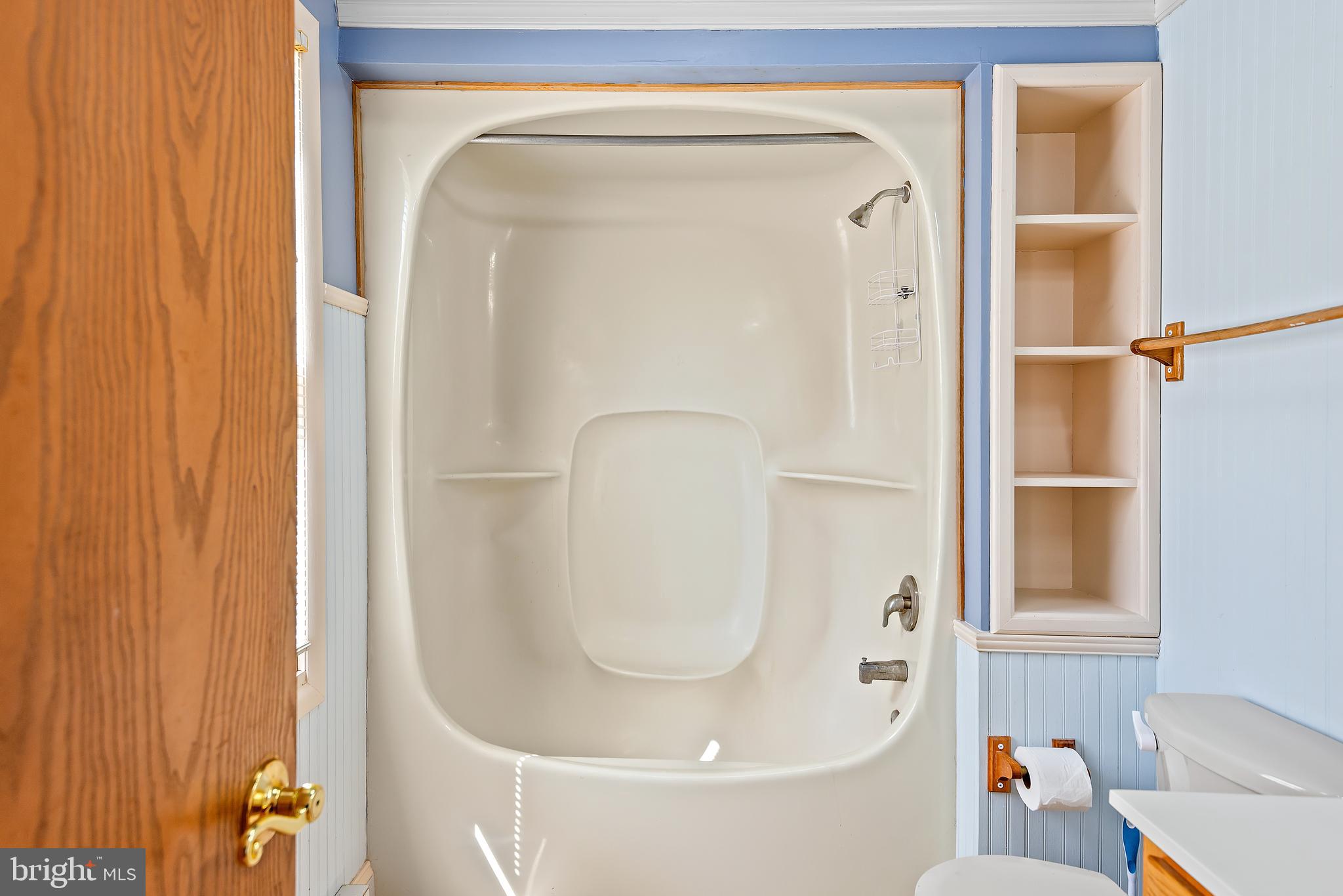 BREEZY POINT - Residential