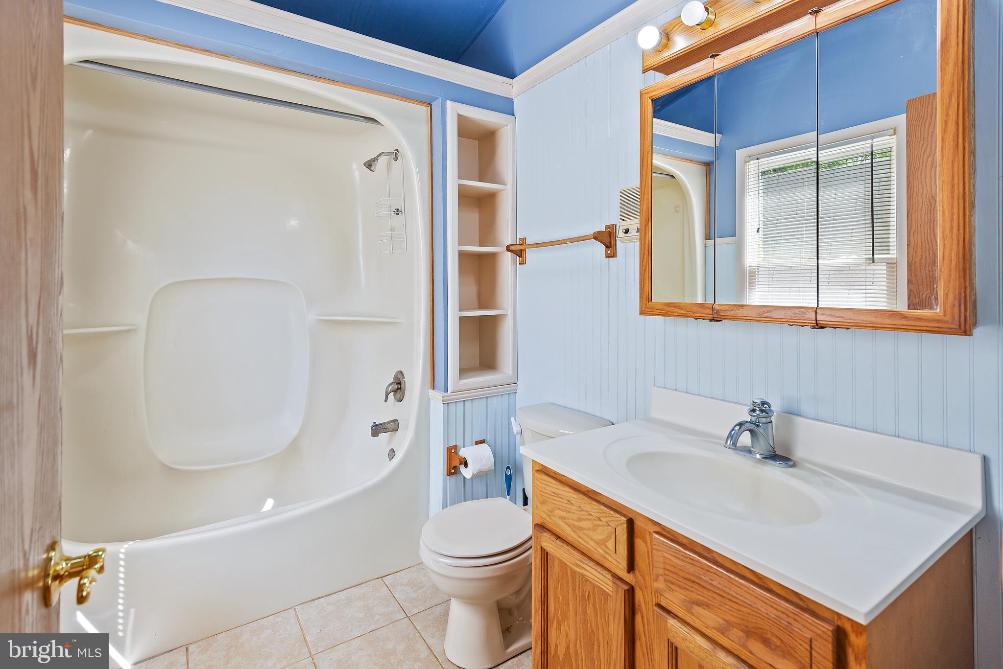 BREEZY POINT - Residential