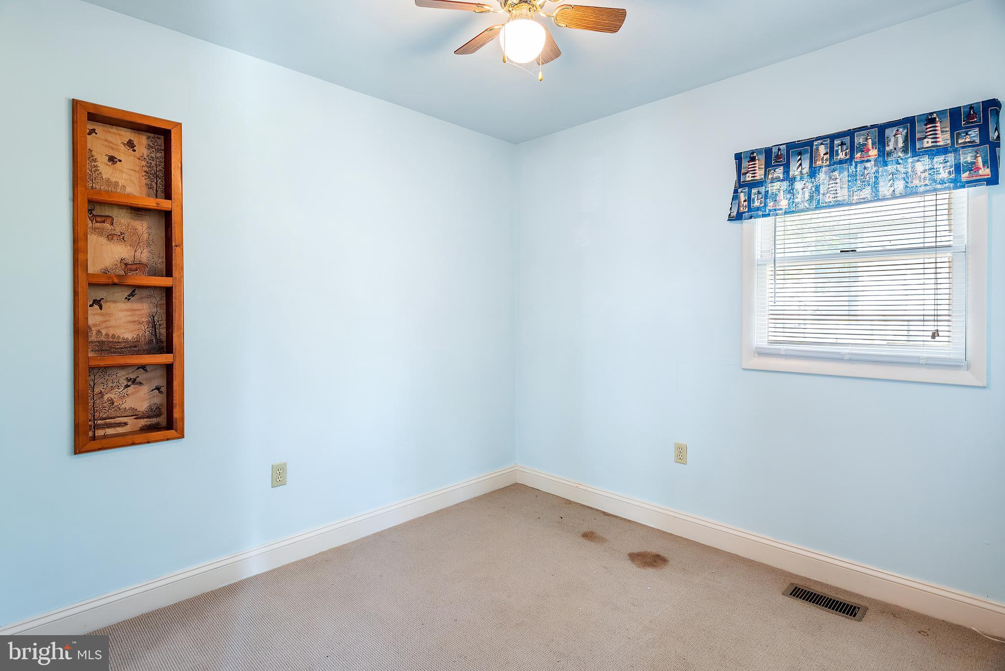 BREEZY POINT - Residential