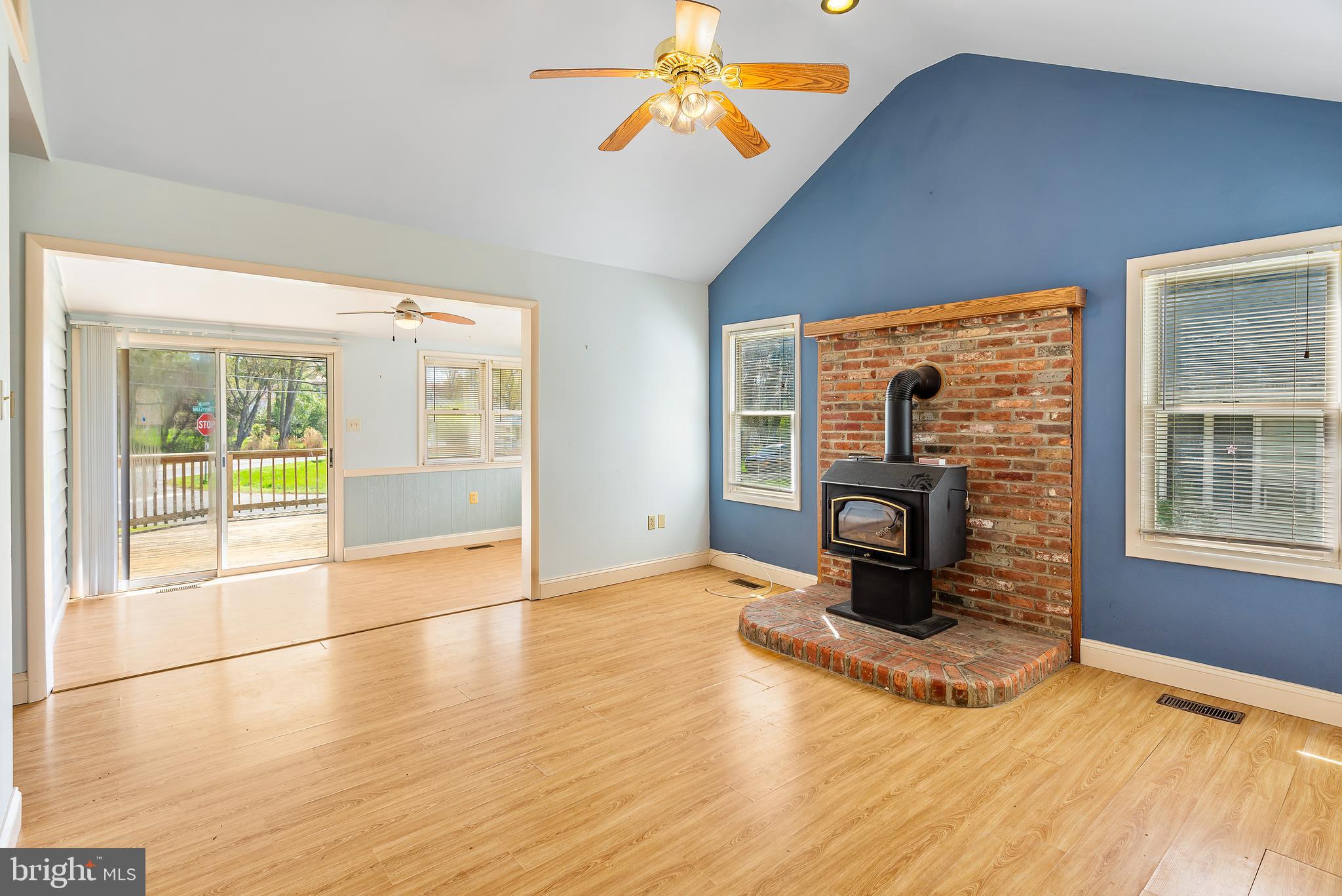 BREEZY POINT - Residential