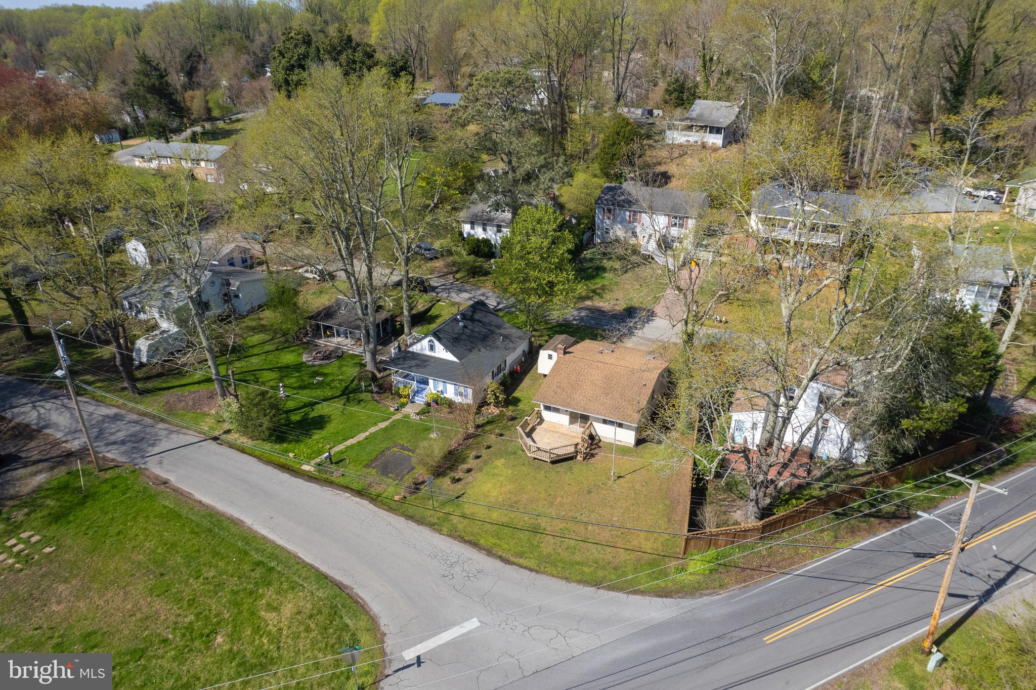 BREEZY POINT - Residential