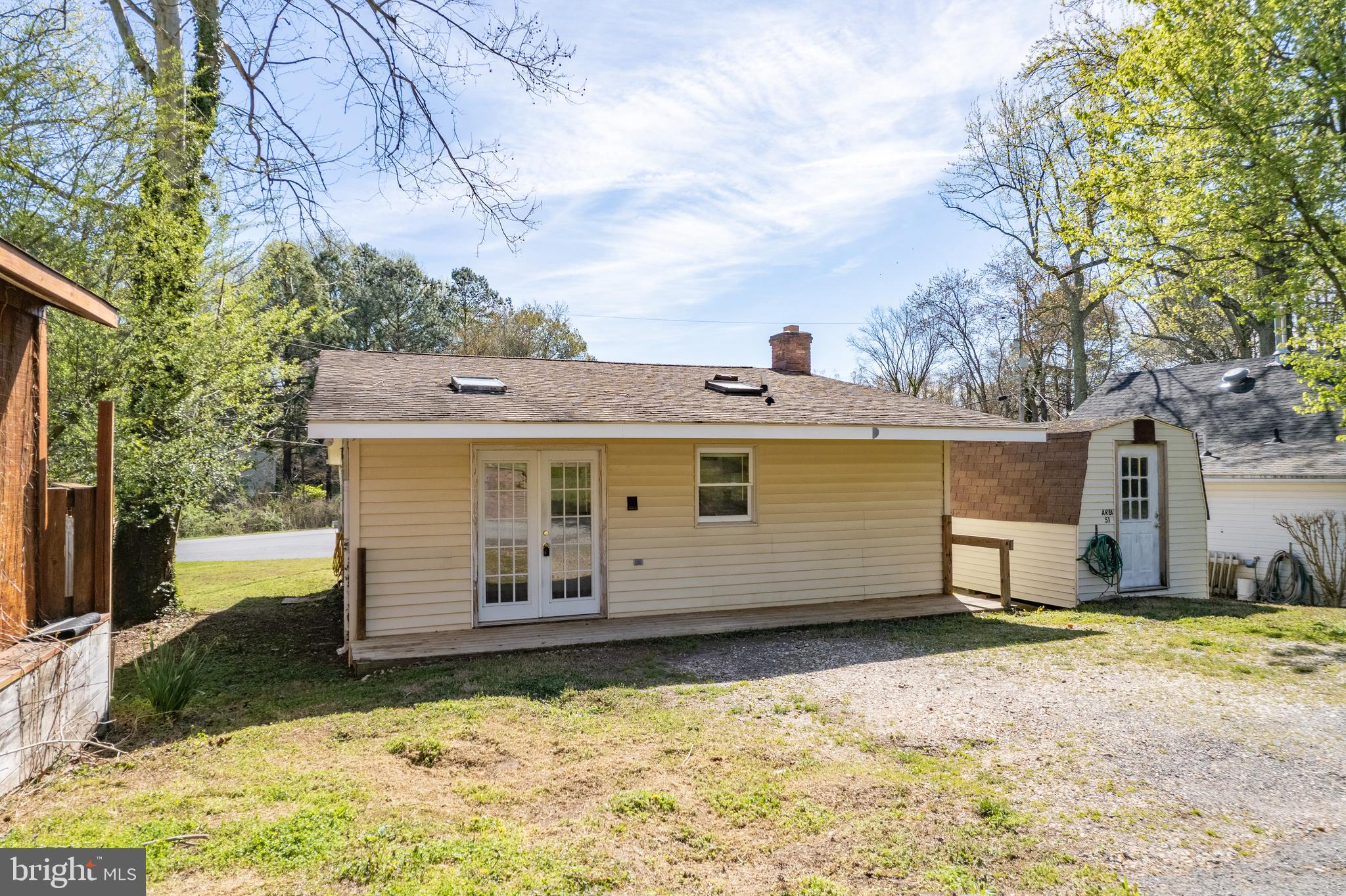 BREEZY POINT - Residential