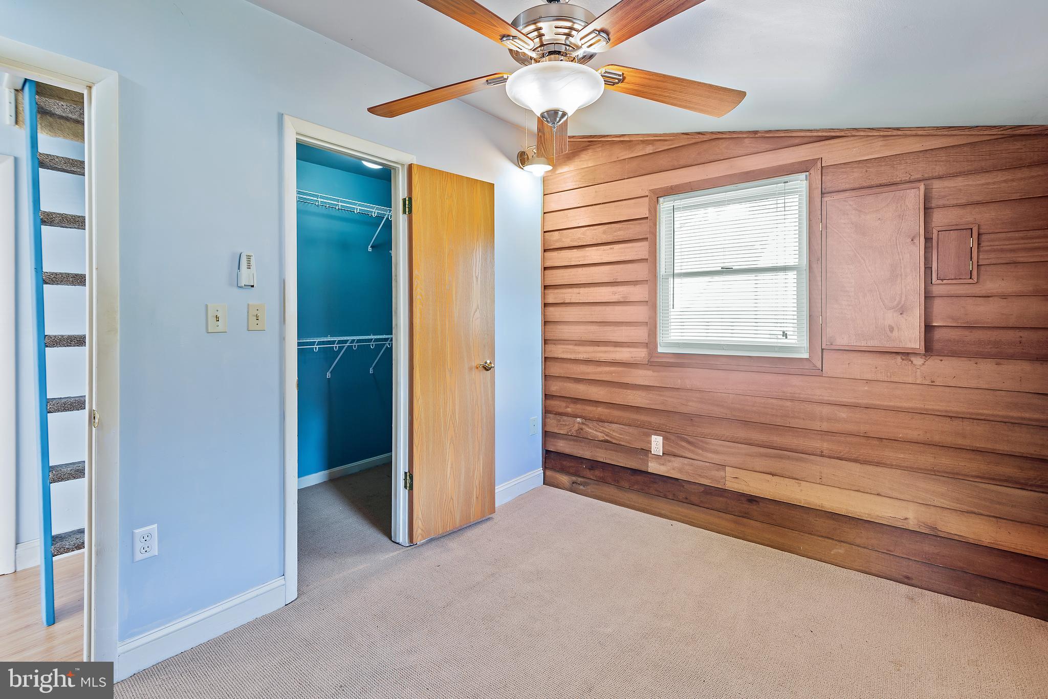 BREEZY POINT - Residential