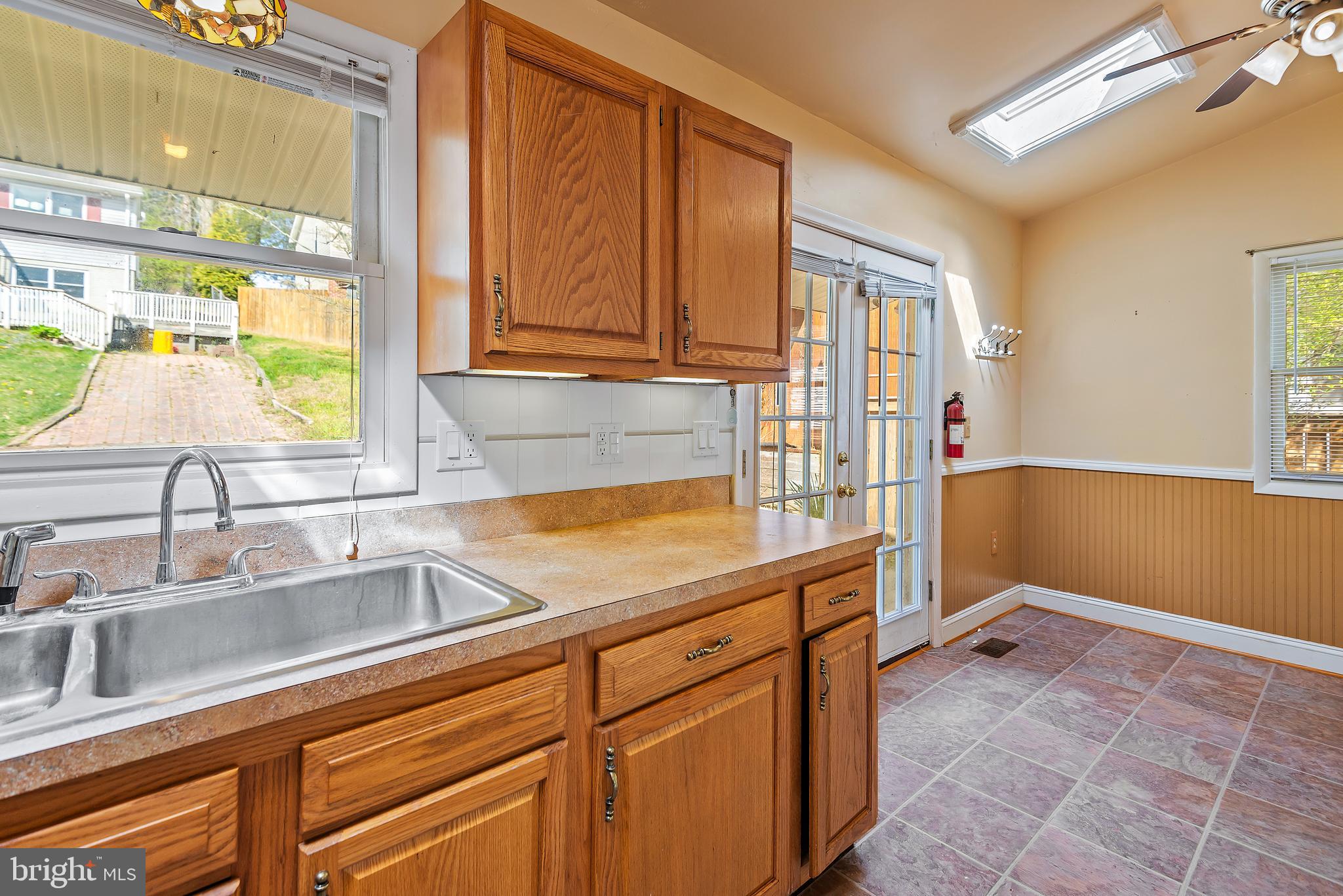 BREEZY POINT - Residential