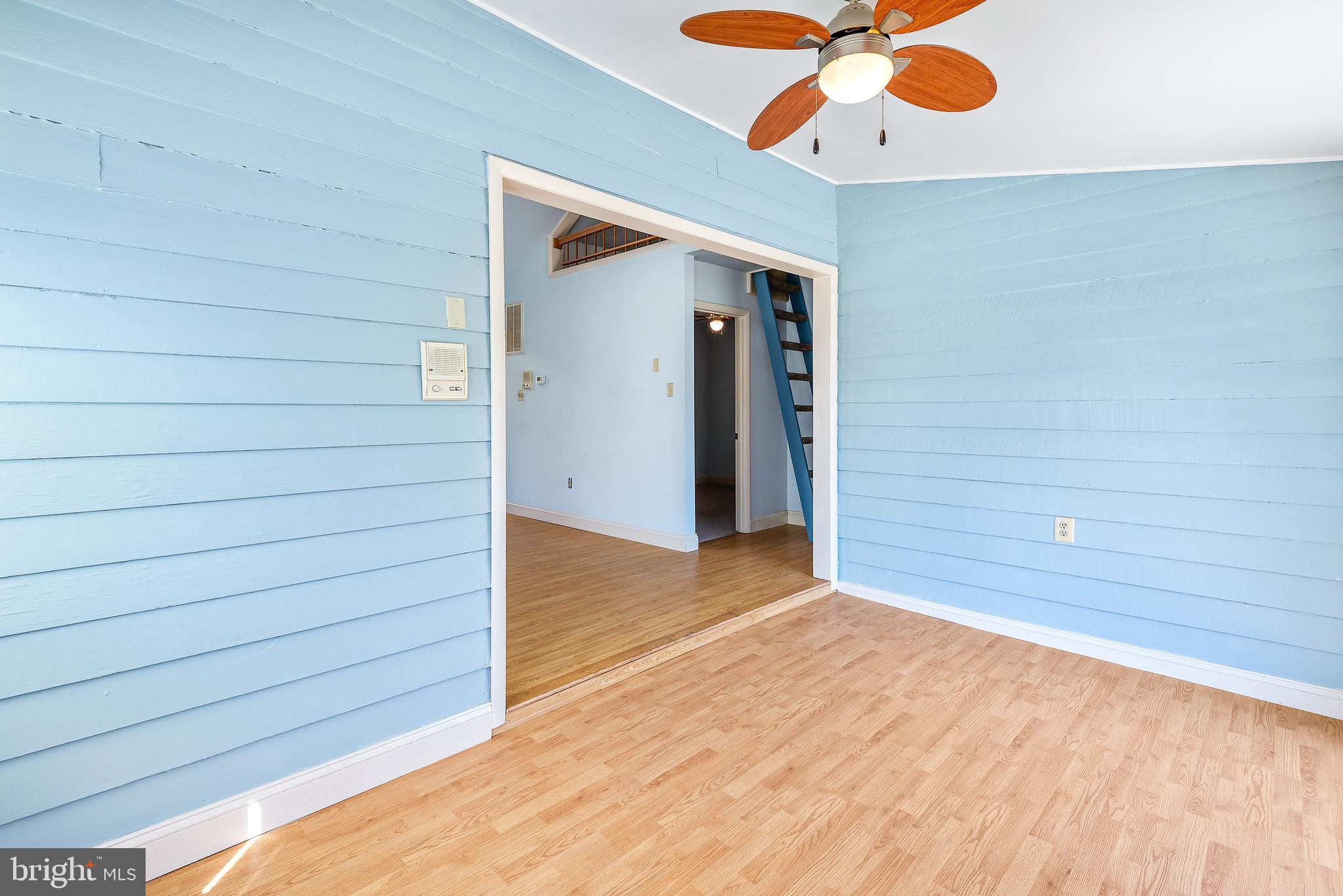 BREEZY POINT - Residential