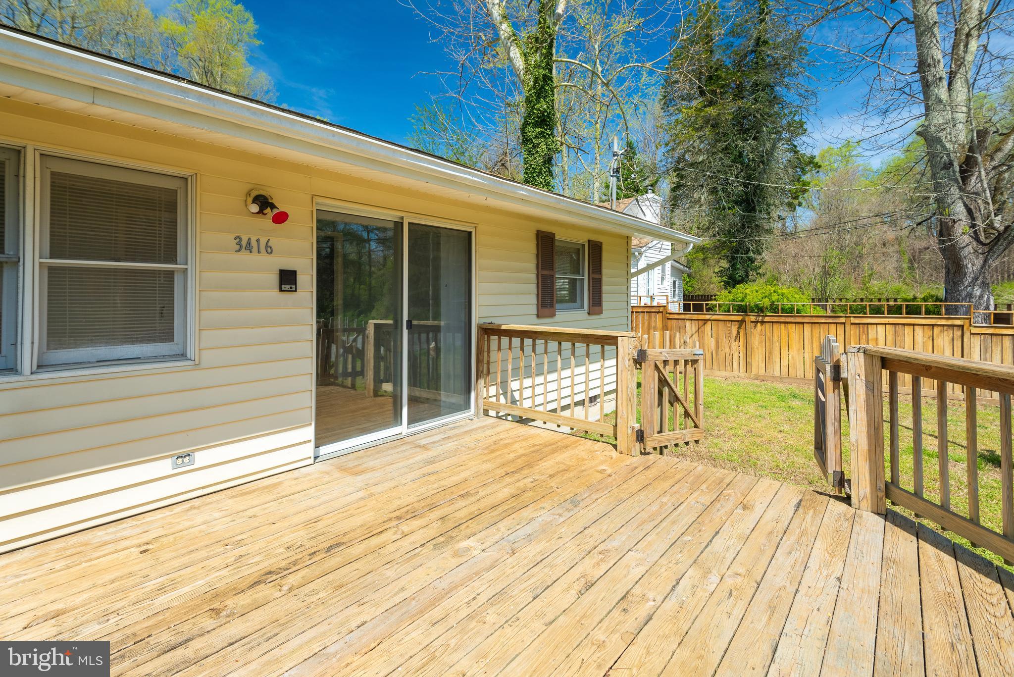 BREEZY POINT - Residential