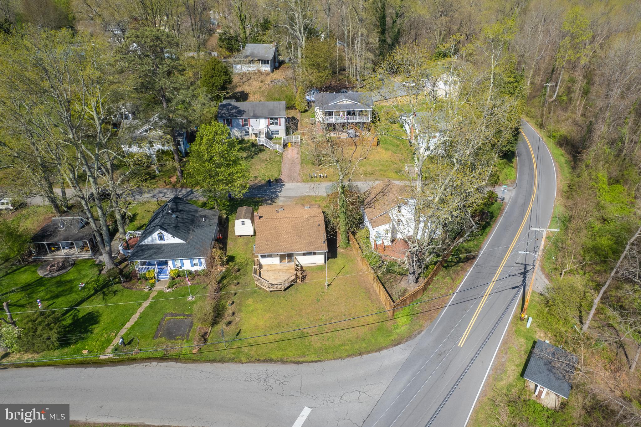 BREEZY POINT - Residential