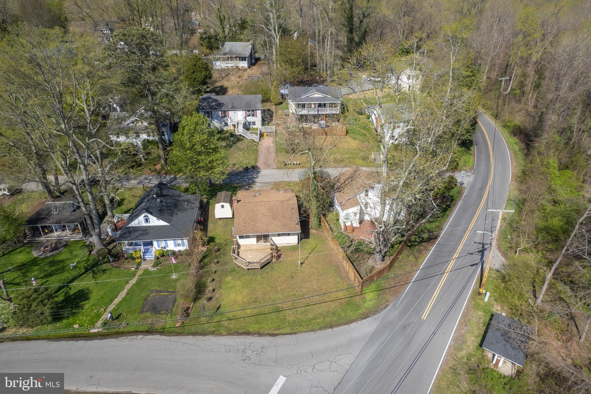 BREEZY POINT - Residential
