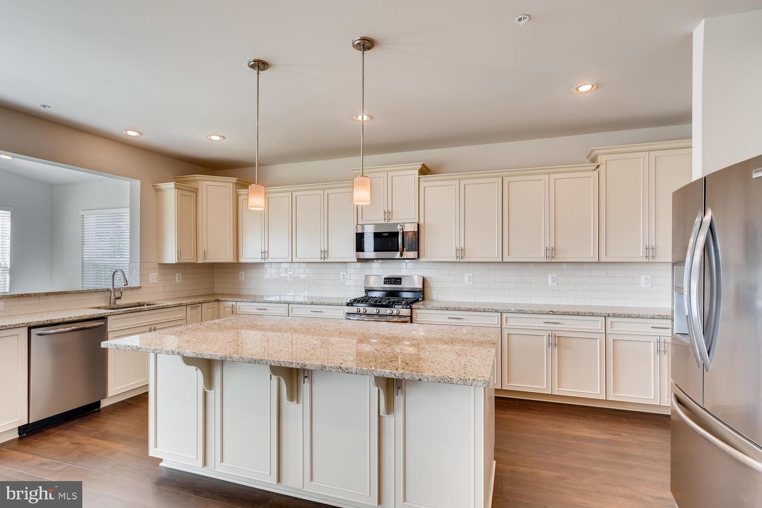 HAMILTON RESERVE - Residential