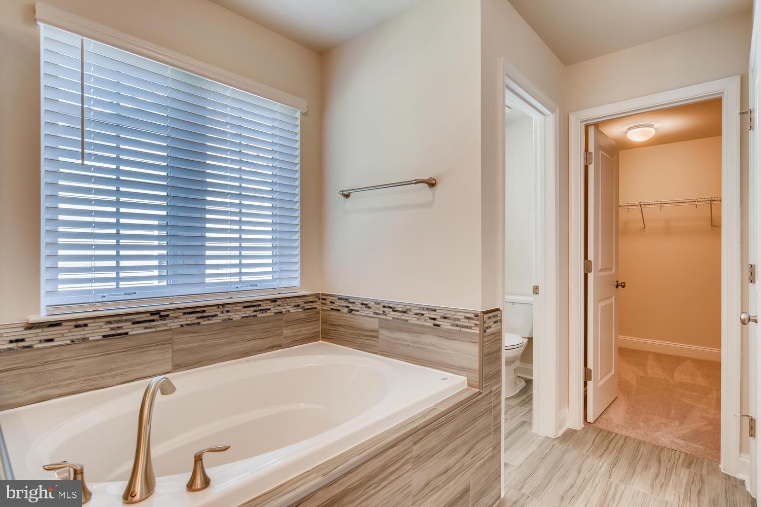 HAMILTON RESERVE - Residential