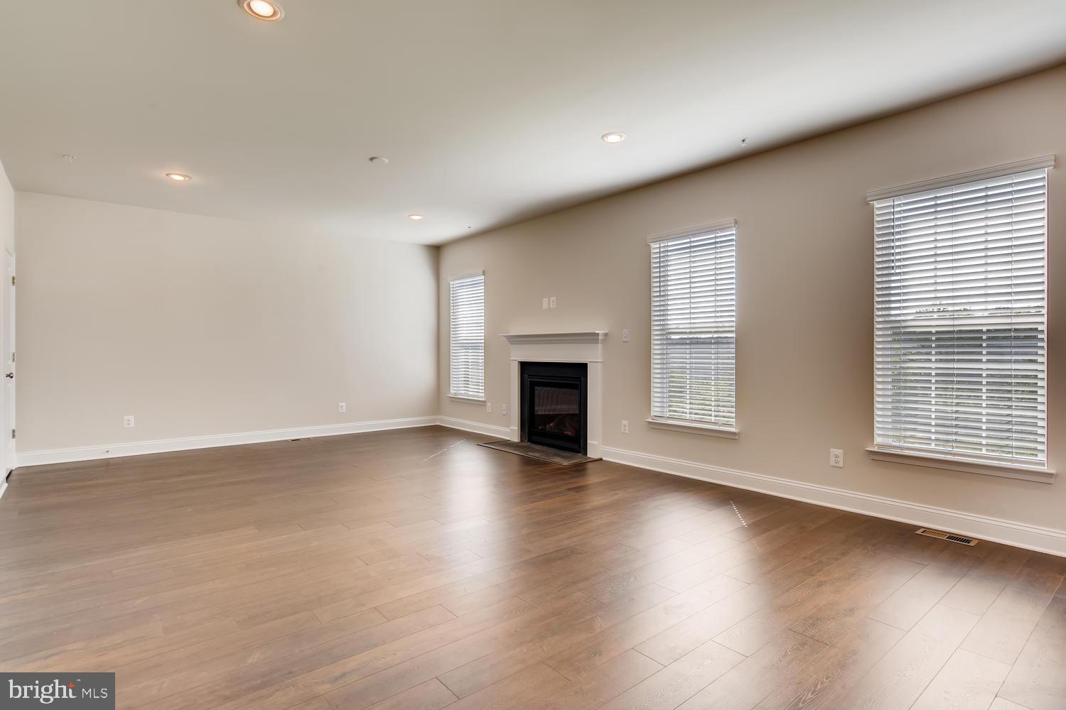 HAMILTON RESERVE - Residential