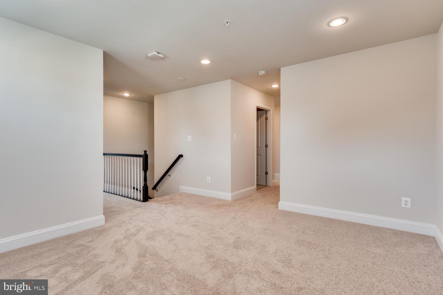 HAMILTON RESERVE - Residential