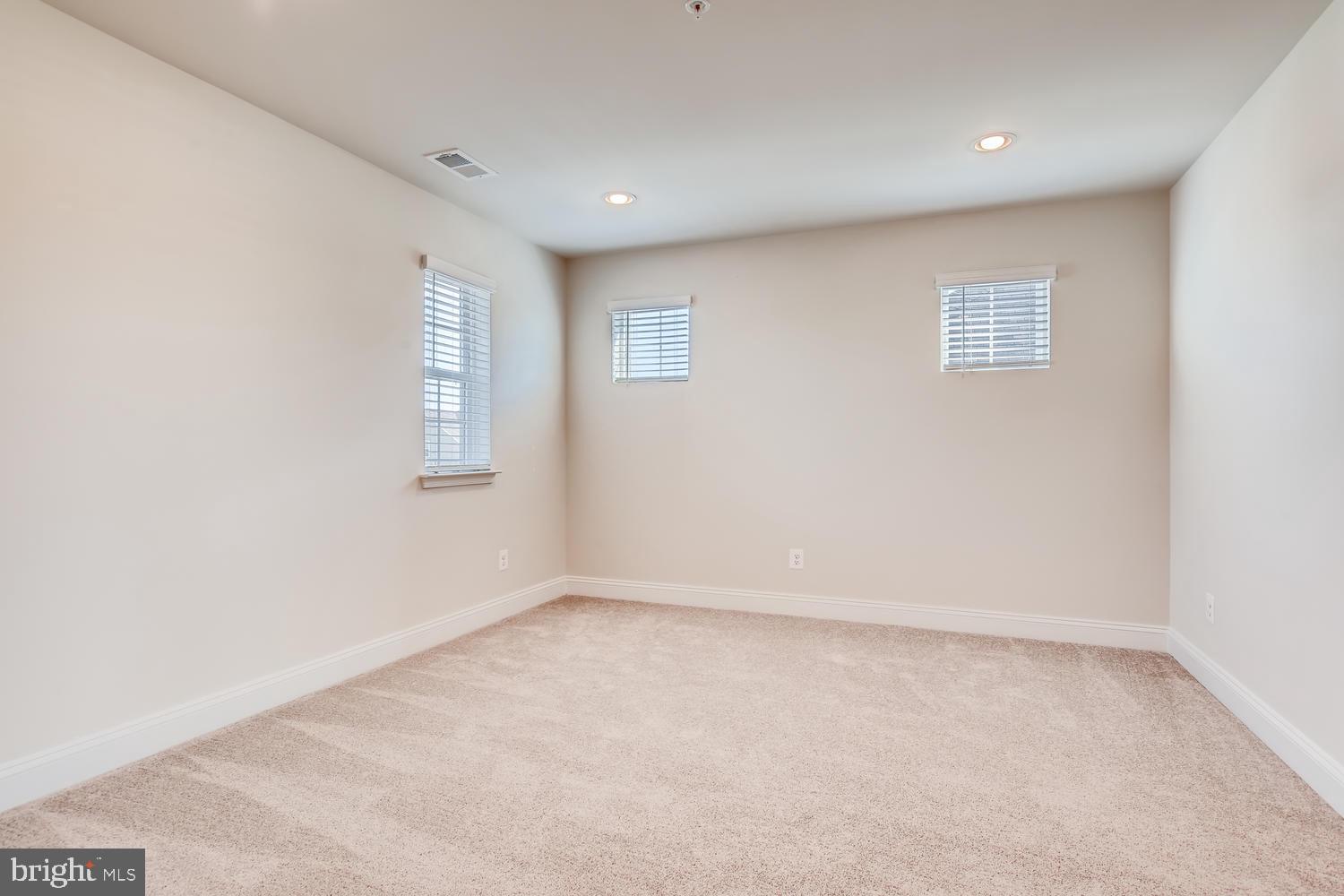 HAMILTON RESERVE - Residential