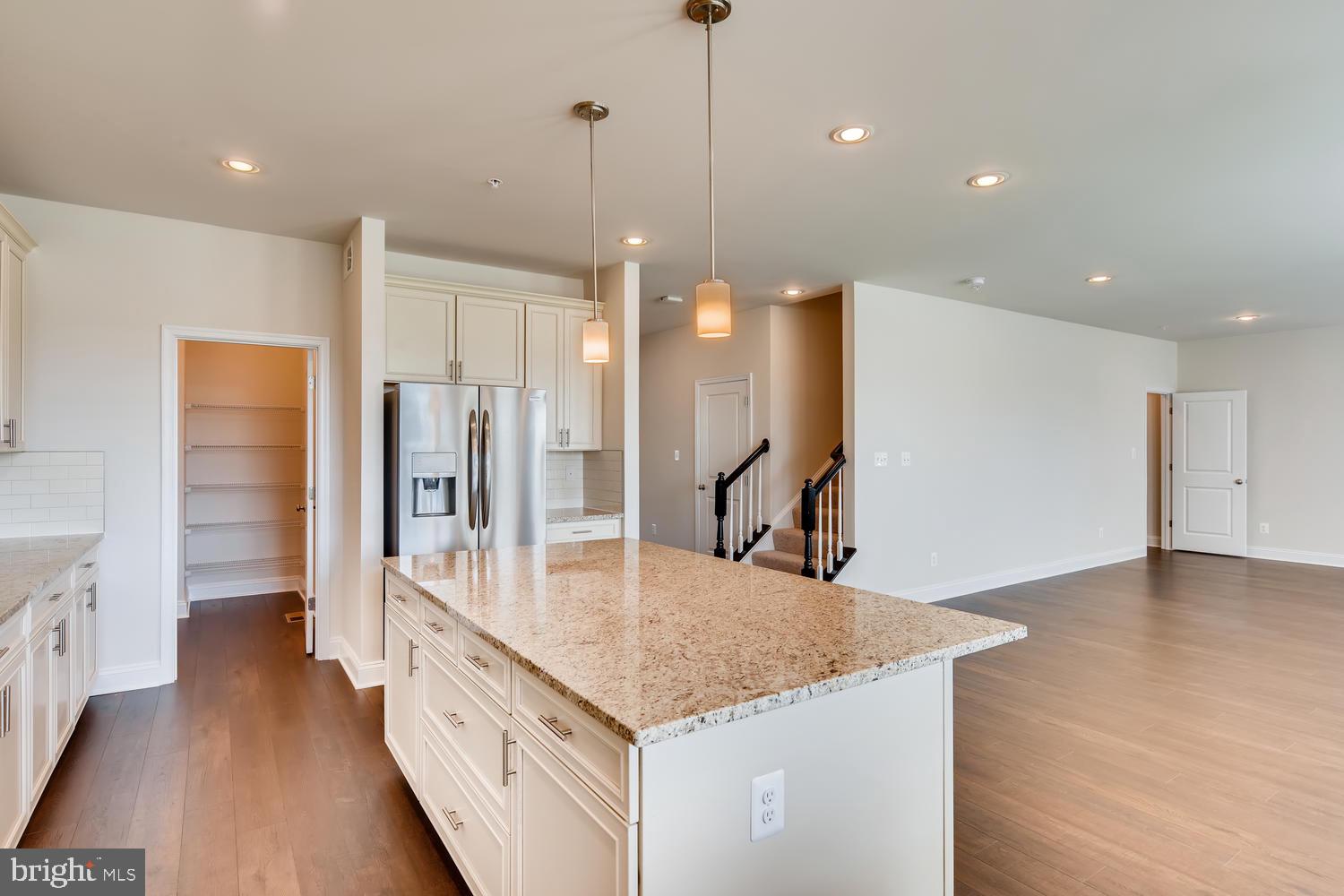 HAMILTON RESERVE - Residential