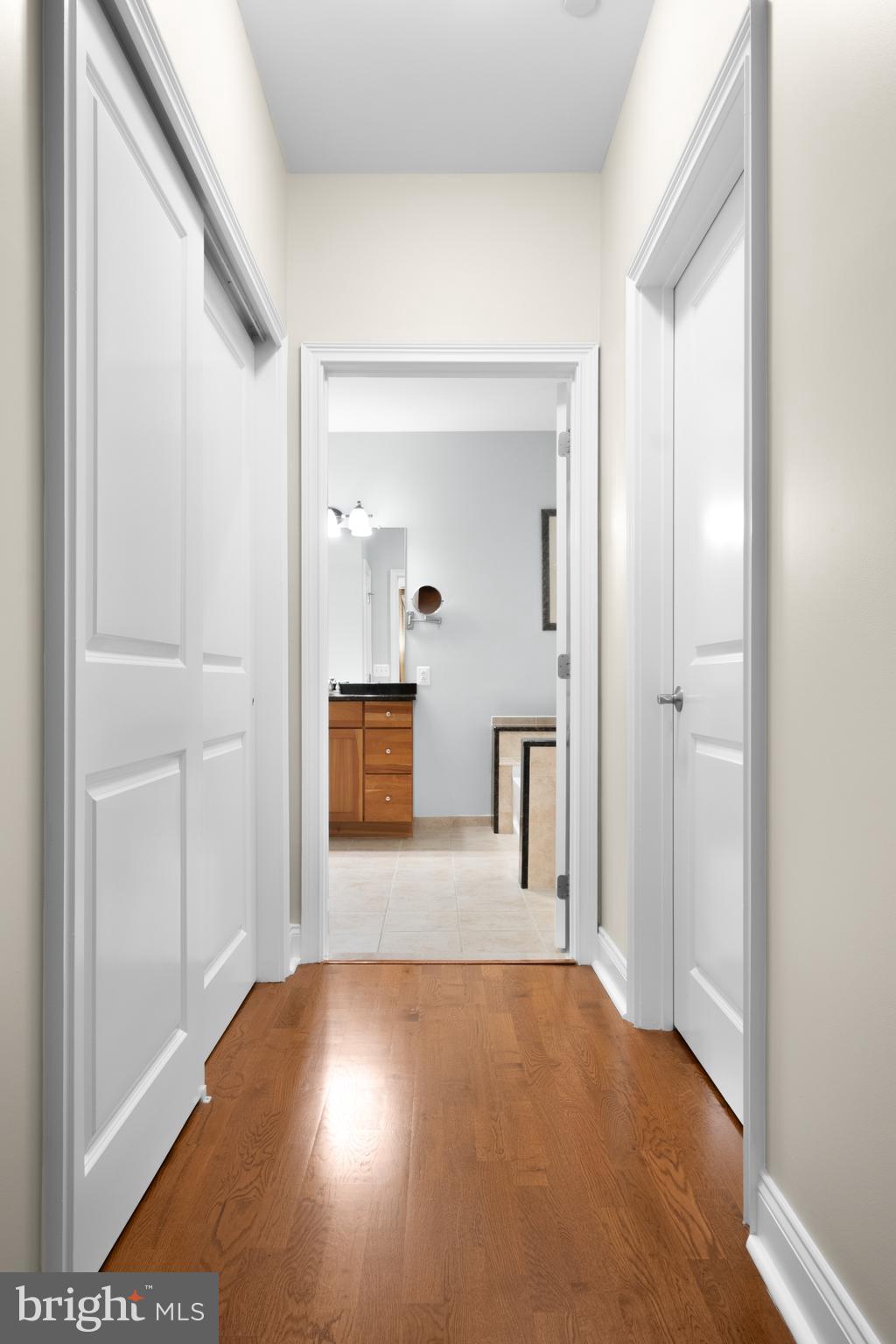 NAVAL SQUARE - Residential Lease