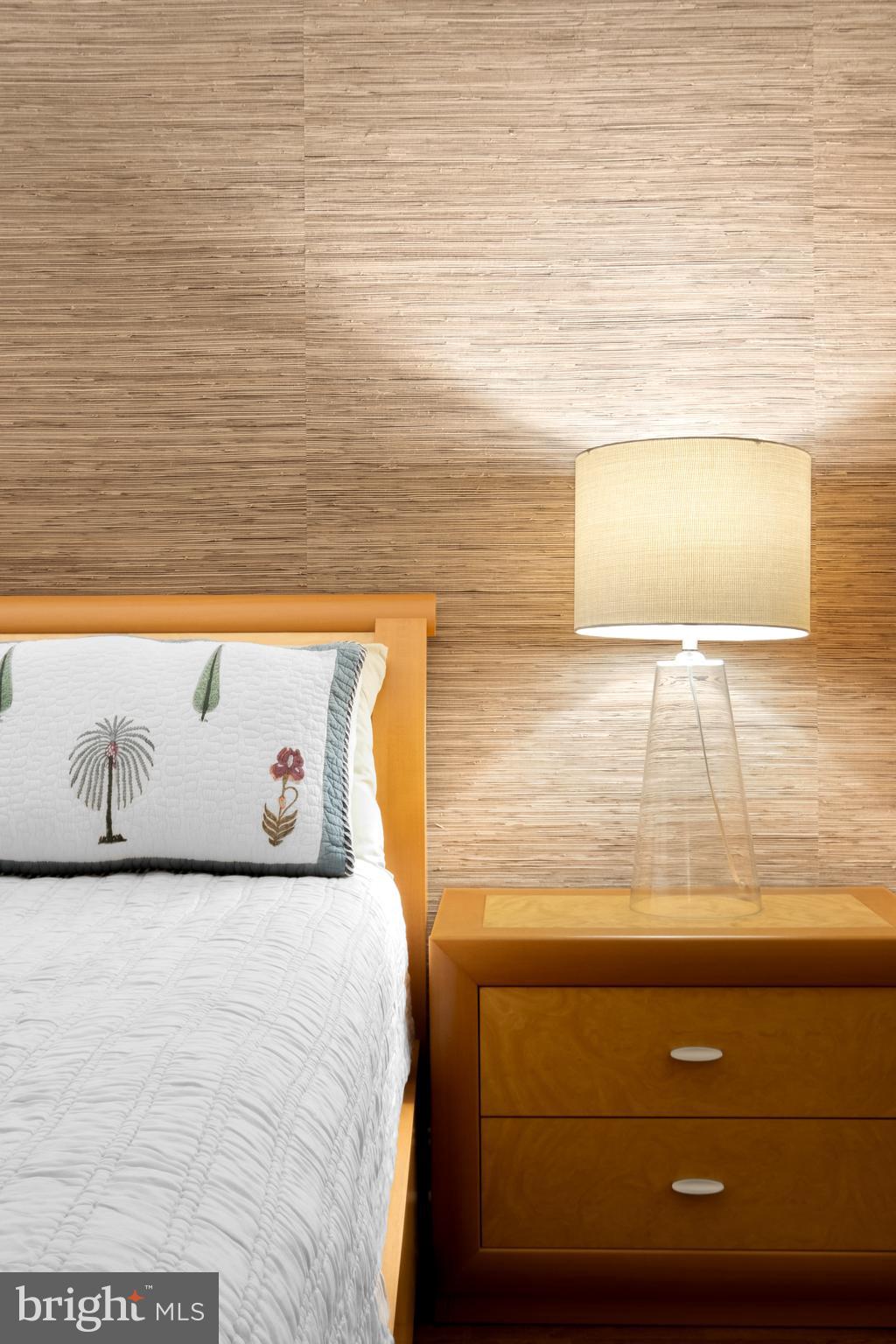 NAVAL SQUARE - Residential Lease