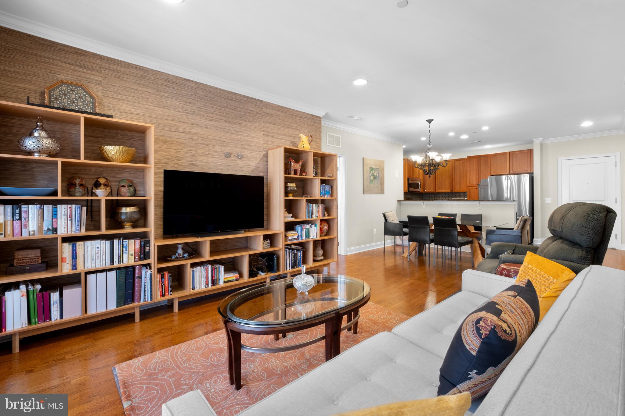 NAVAL SQUARE - Residential Lease