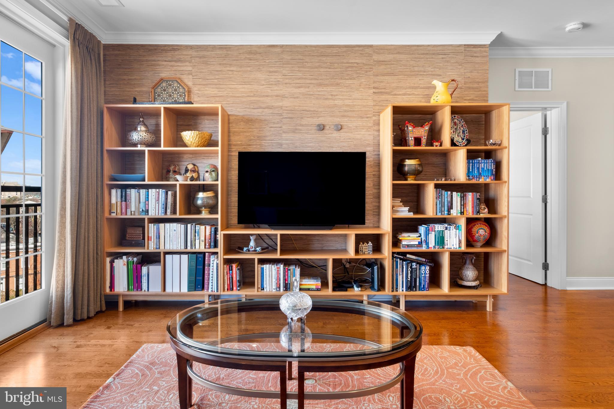 NAVAL SQUARE - Residential Lease