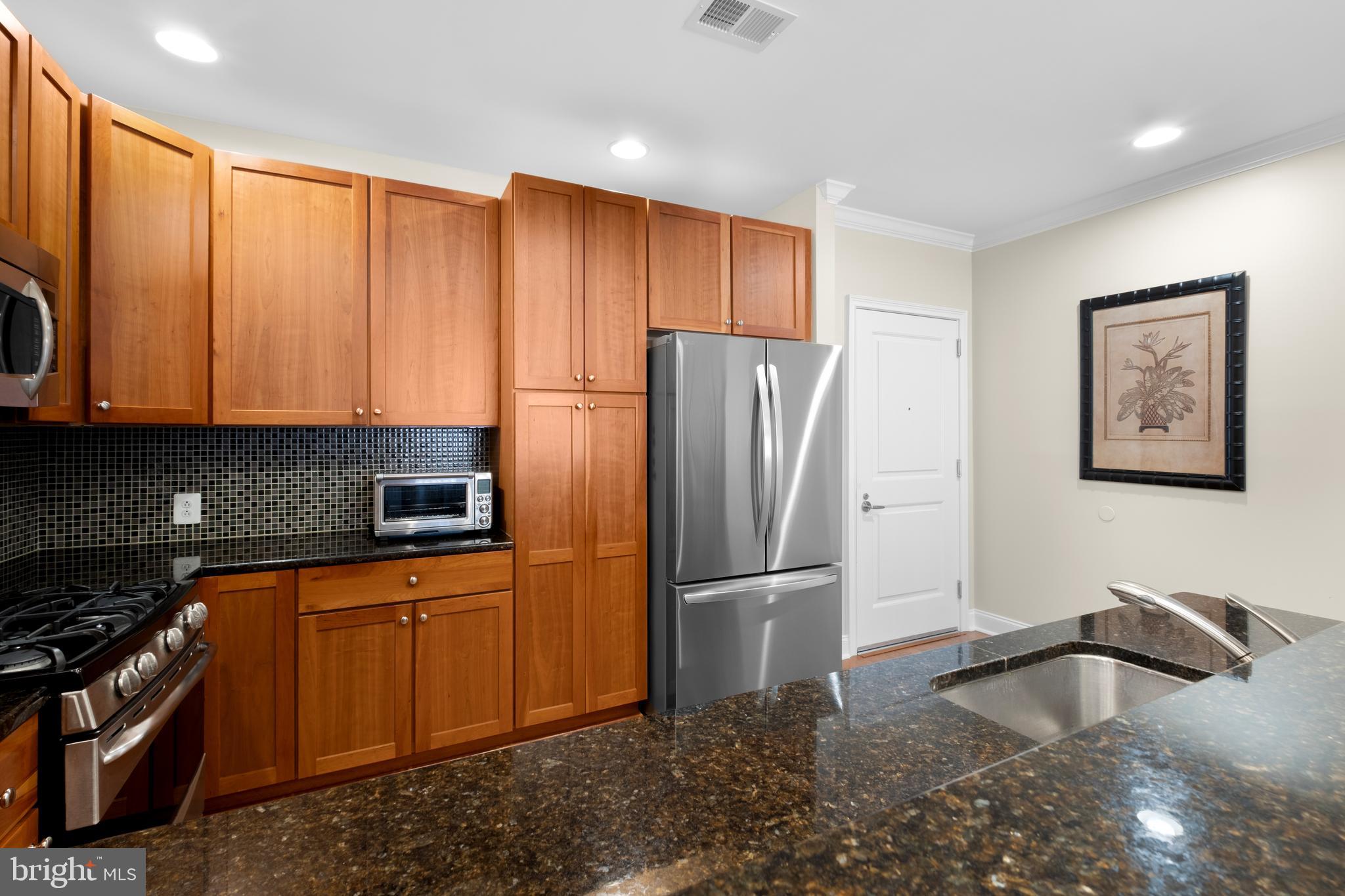 NAVAL SQUARE - Residential Lease