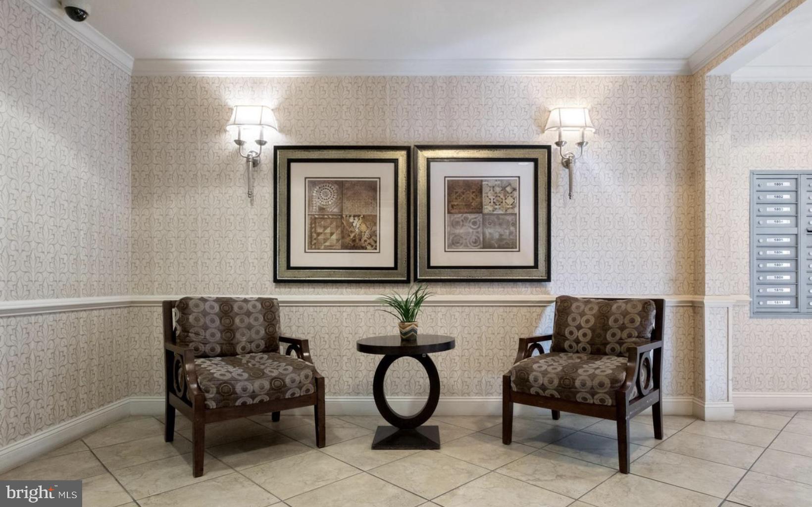 NAVAL SQUARE - Residential Lease