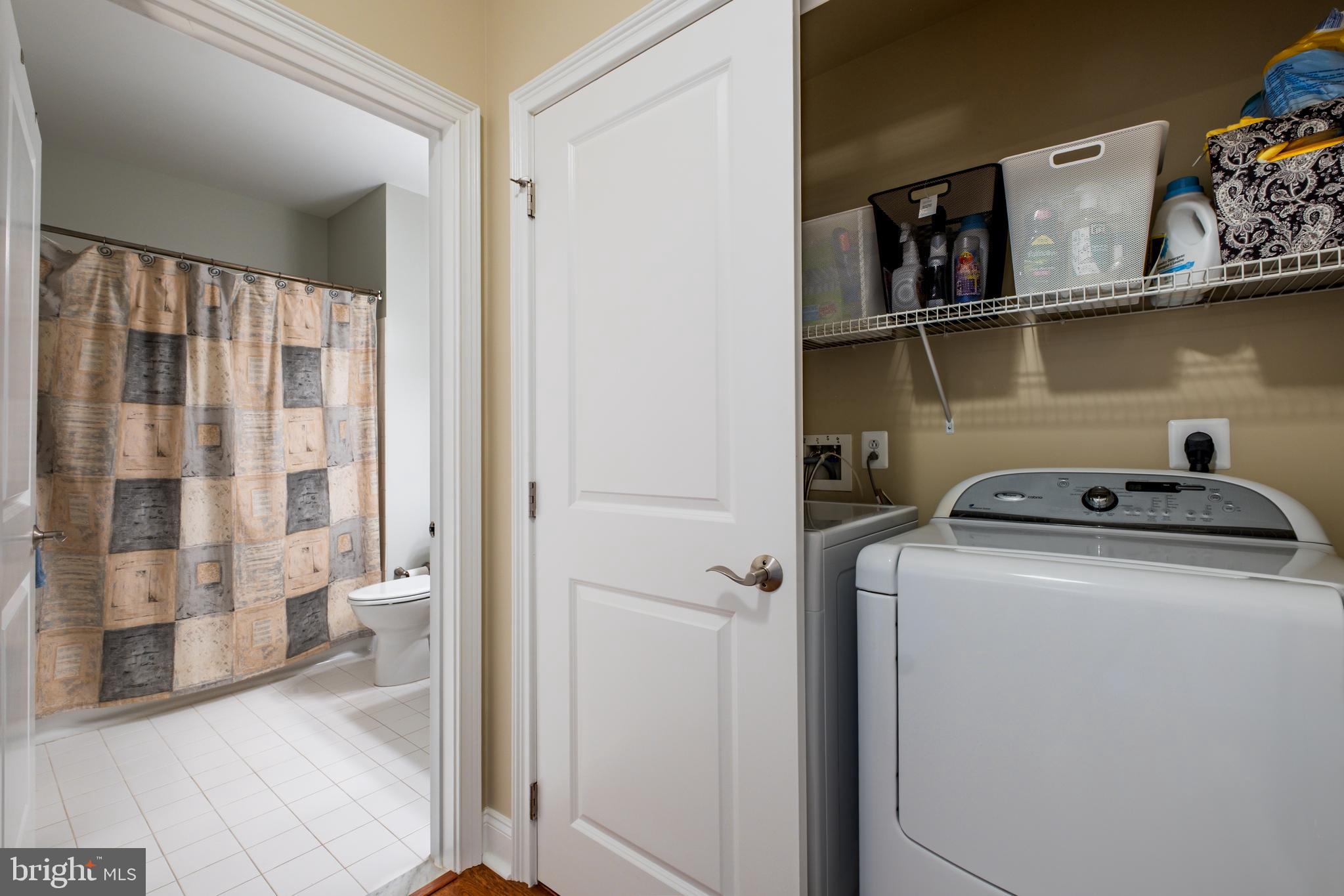 NAVAL SQUARE - Residential Lease