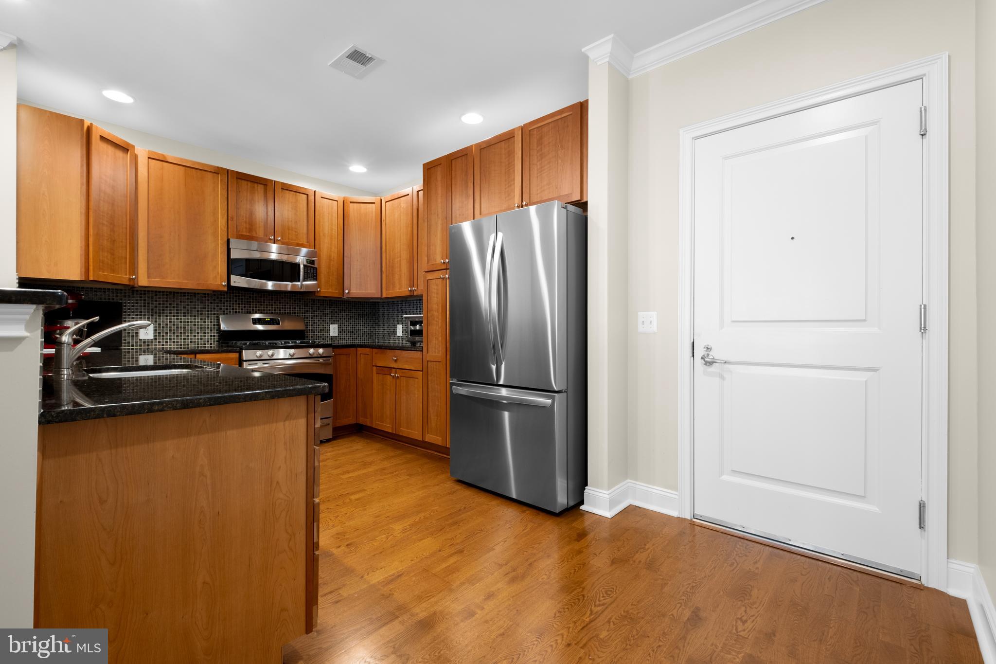 NAVAL SQUARE - Residential Lease