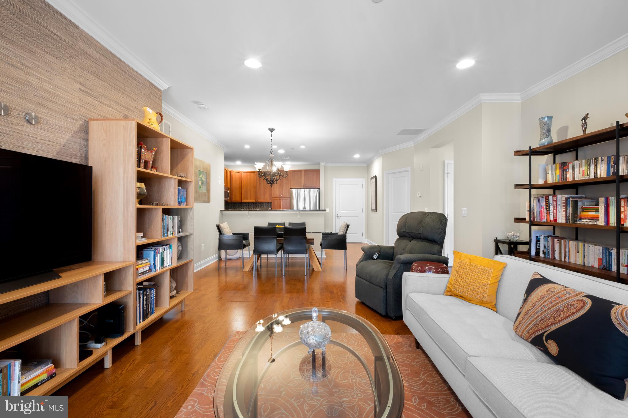 NAVAL SQUARE - Residential Lease