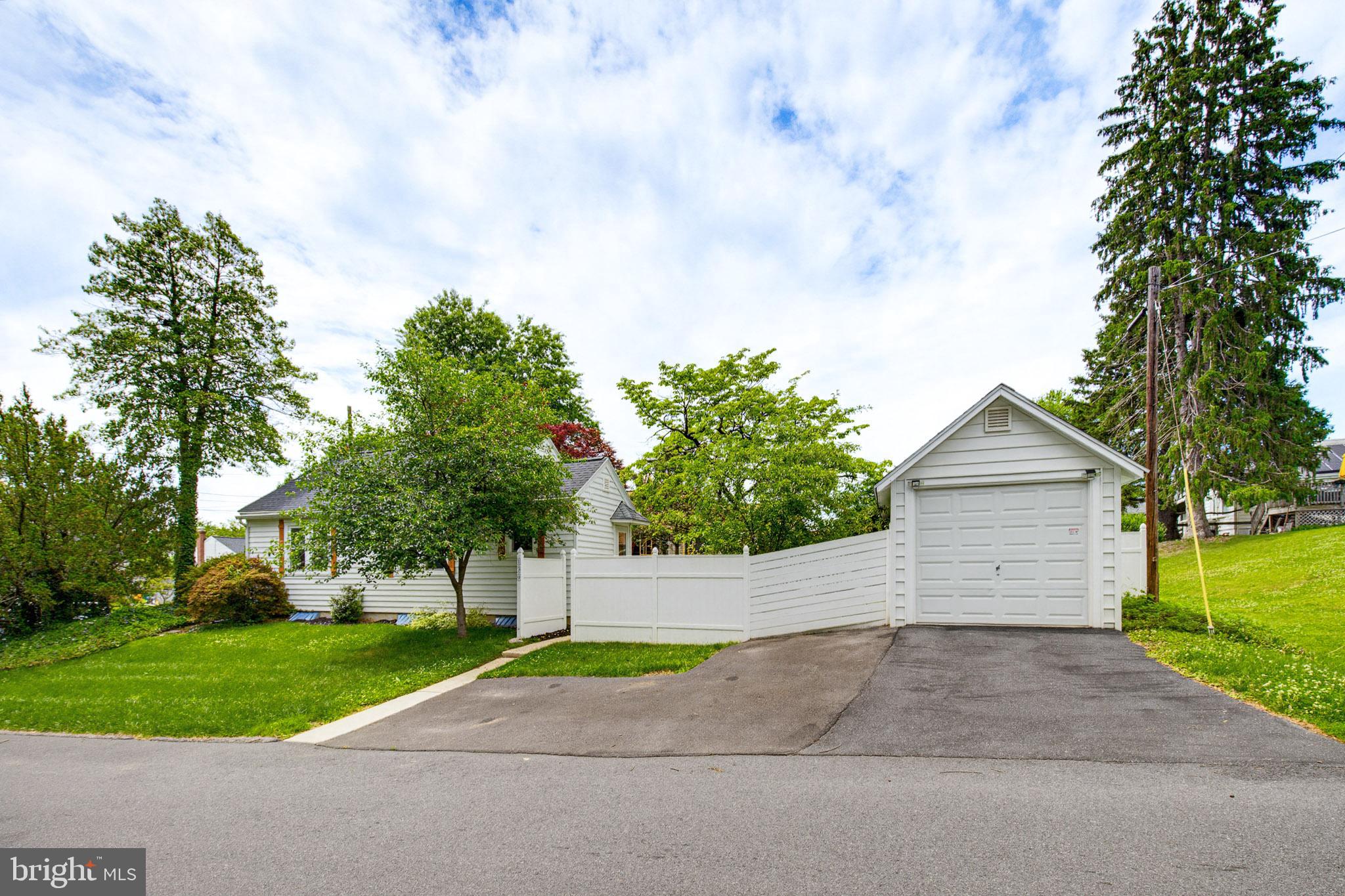 139 MONTROSE AVENUE