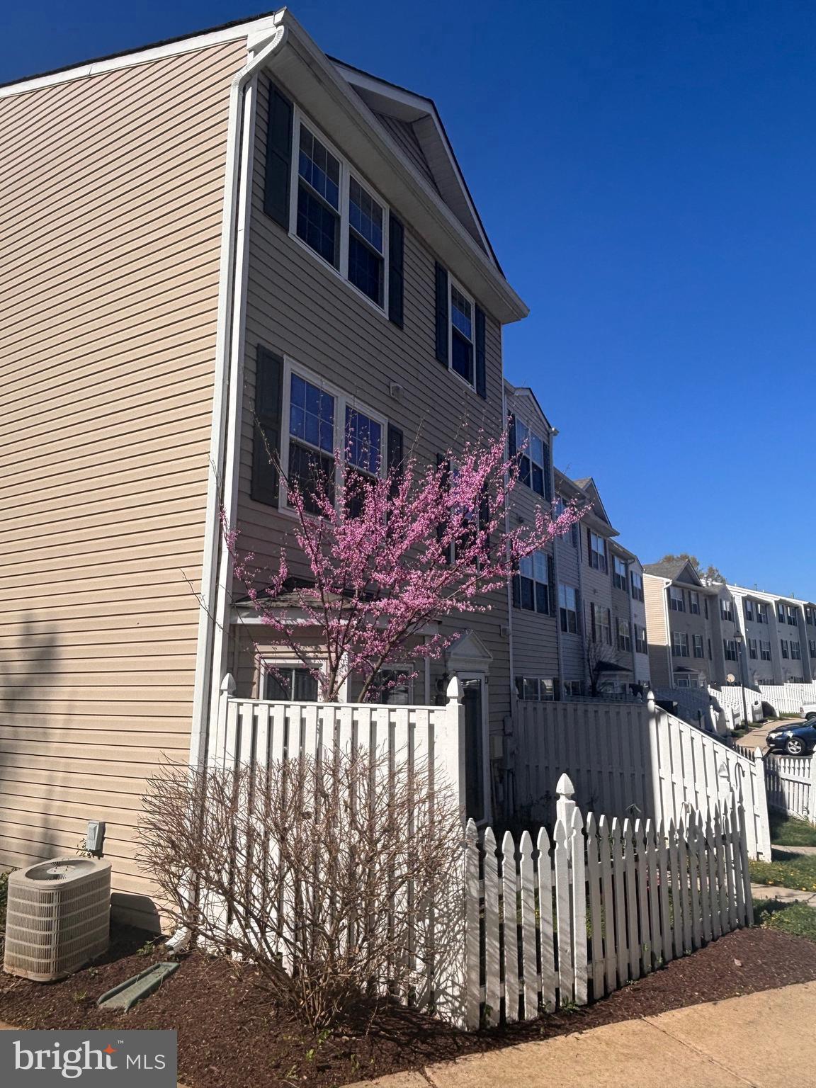 ANNAPOLIS OVERLOOK - Residential