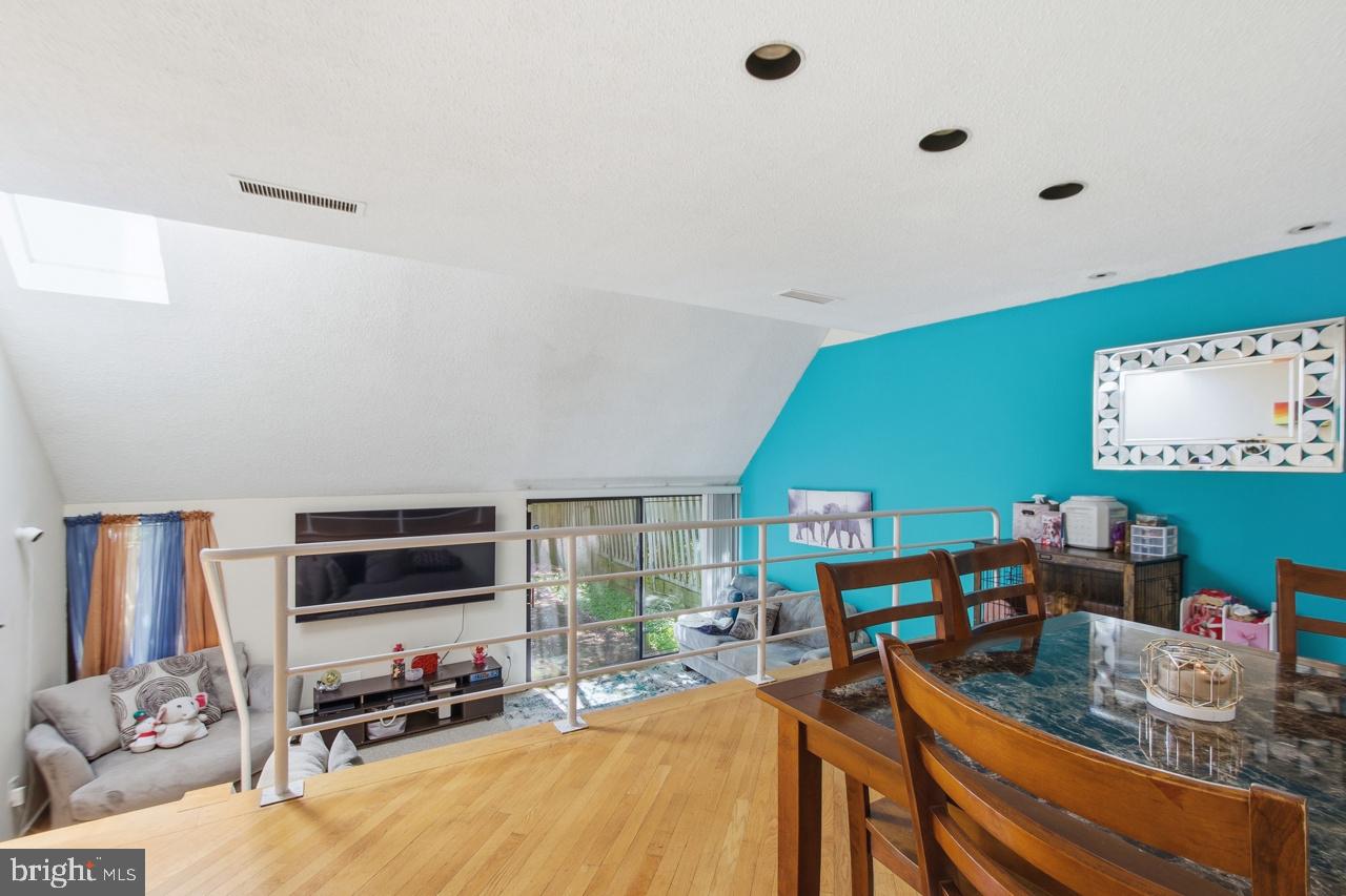 COLD SPRING NEWTOWN - Residential